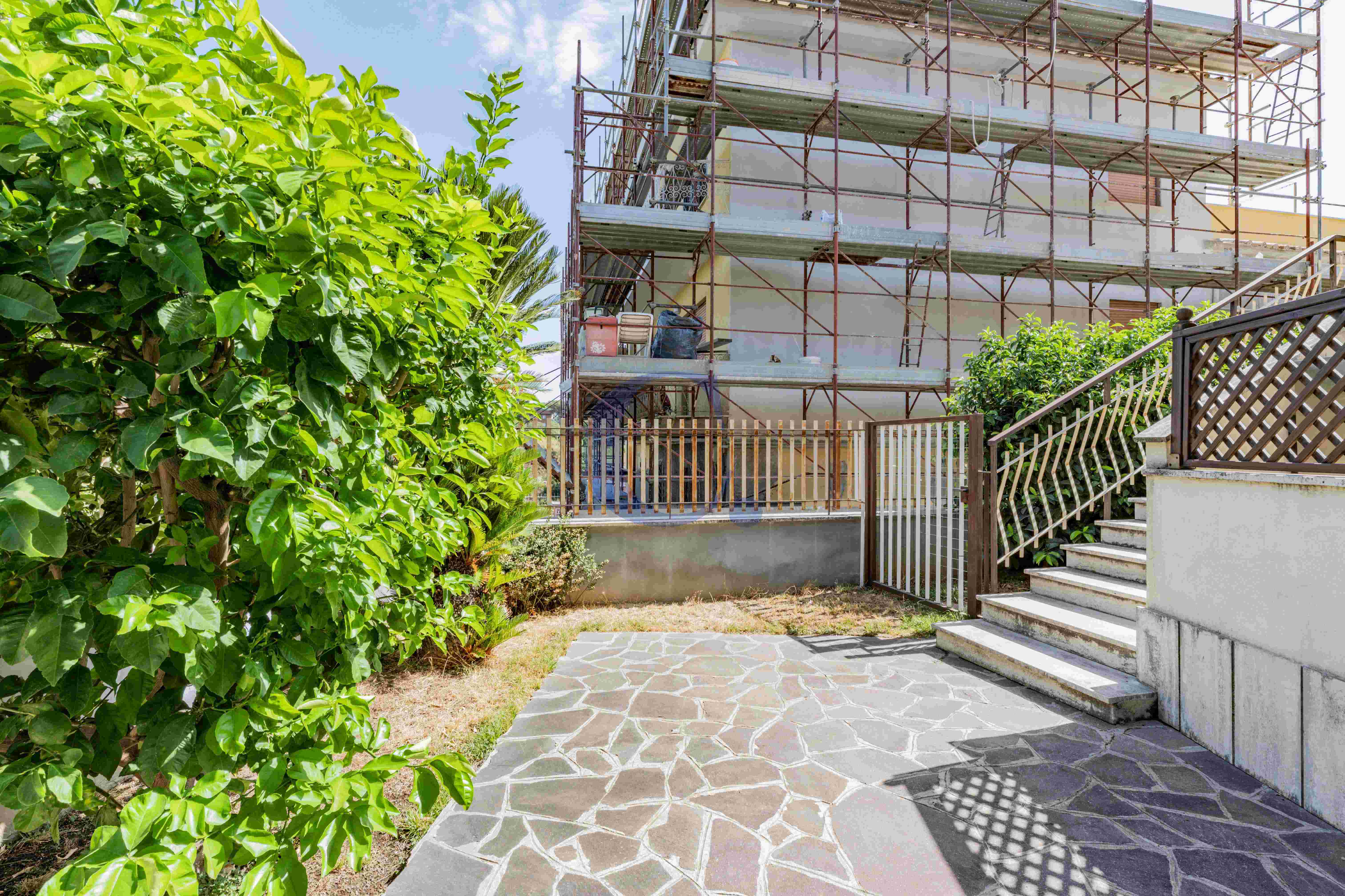 Villa Su Tre Livelli Con Giardino Privato, Doppio Ingresso, Box E Posto Auto – Montespaccato - Immagine 7