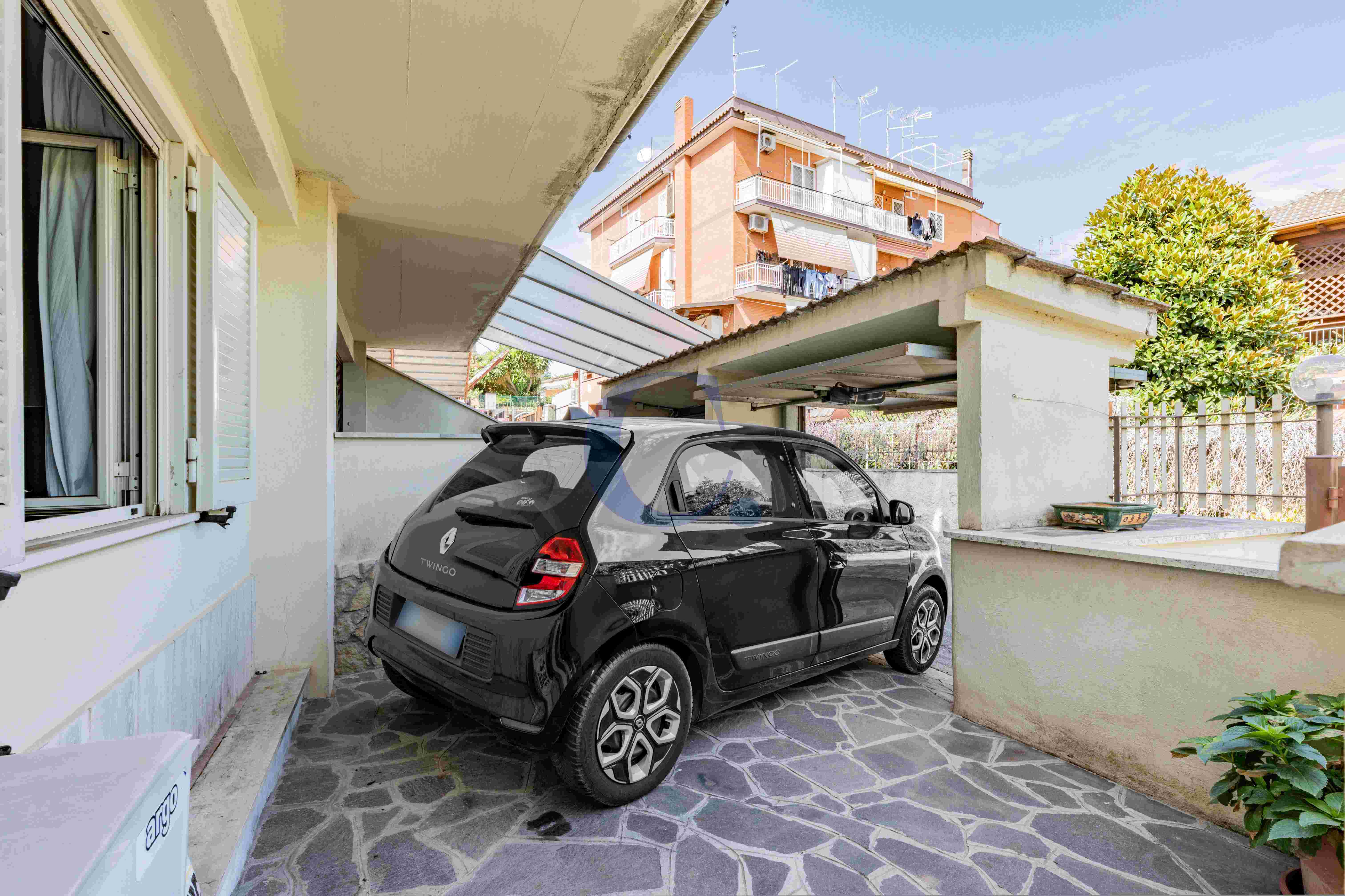 Villa Su Tre Livelli Con Giardino Privato, Doppio Ingresso, Box E Posto Auto – Montespaccato - Immagine 9