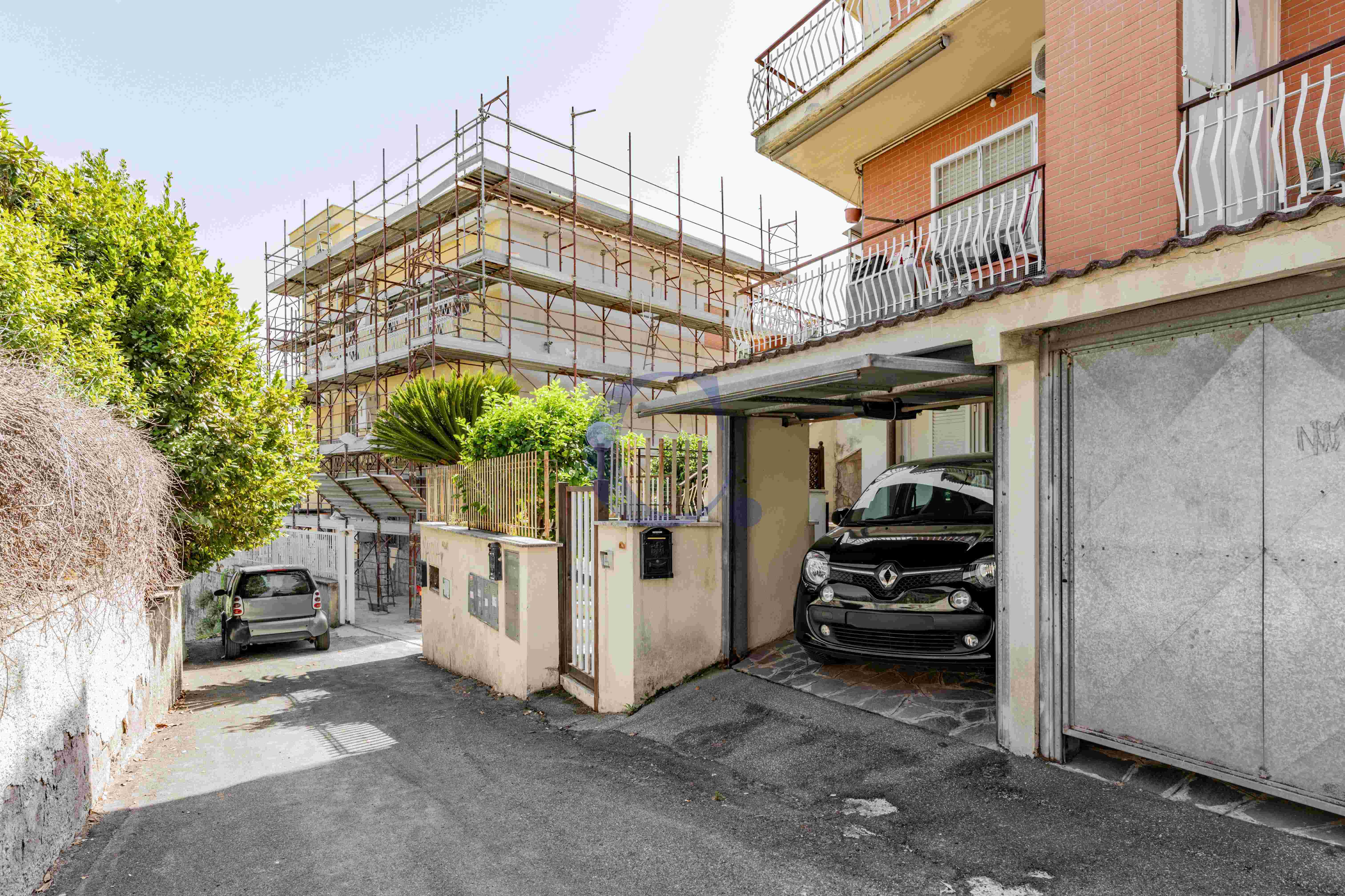 Villa Su Tre Livelli Con Giardino Privato, Doppio Ingresso, Box E Posto Auto – Montespaccato - Immagine 4
