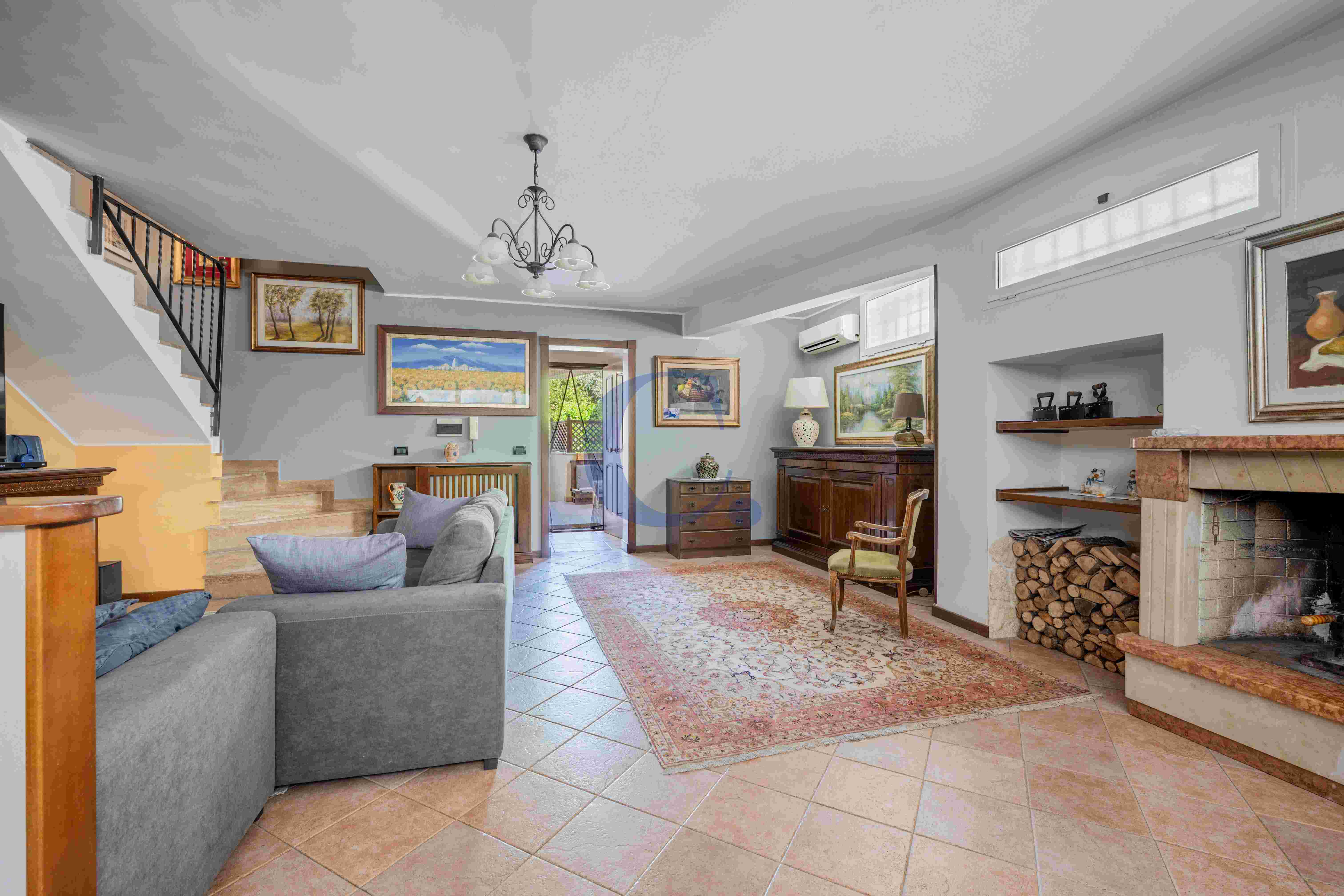 Villa Su Tre Livelli Con Giardino Privato, Doppio Ingresso, Box E Posto Auto – Montespaccato