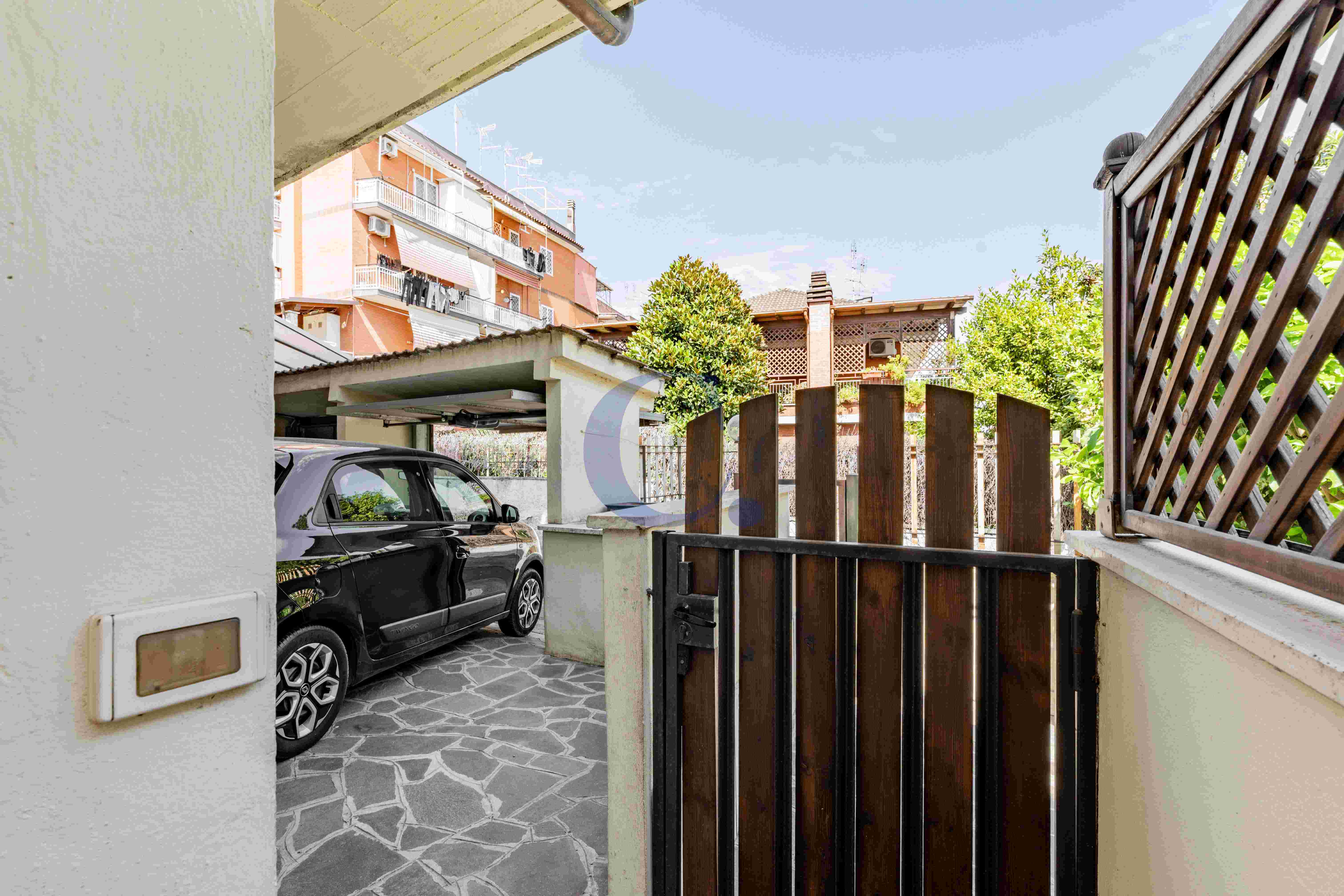Villa Su Tre Livelli Con Giardino Privato, Doppio Ingresso, Box E Posto Auto – Montespaccato - Immagine 8