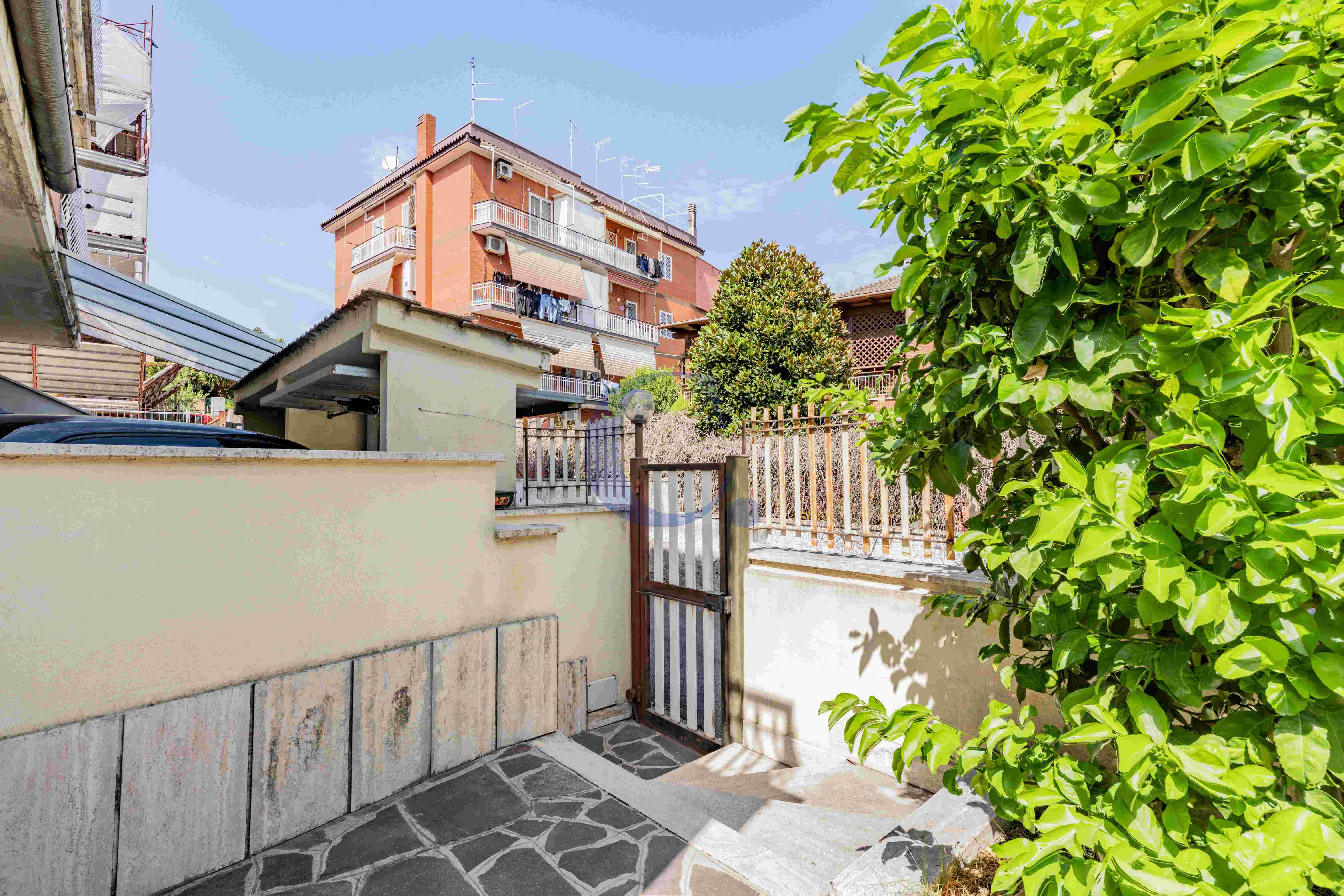 Villa Su Tre Livelli Con Giardino Privato, Doppio Ingresso, Box E Posto Auto – Montespaccato - Immagine 5
