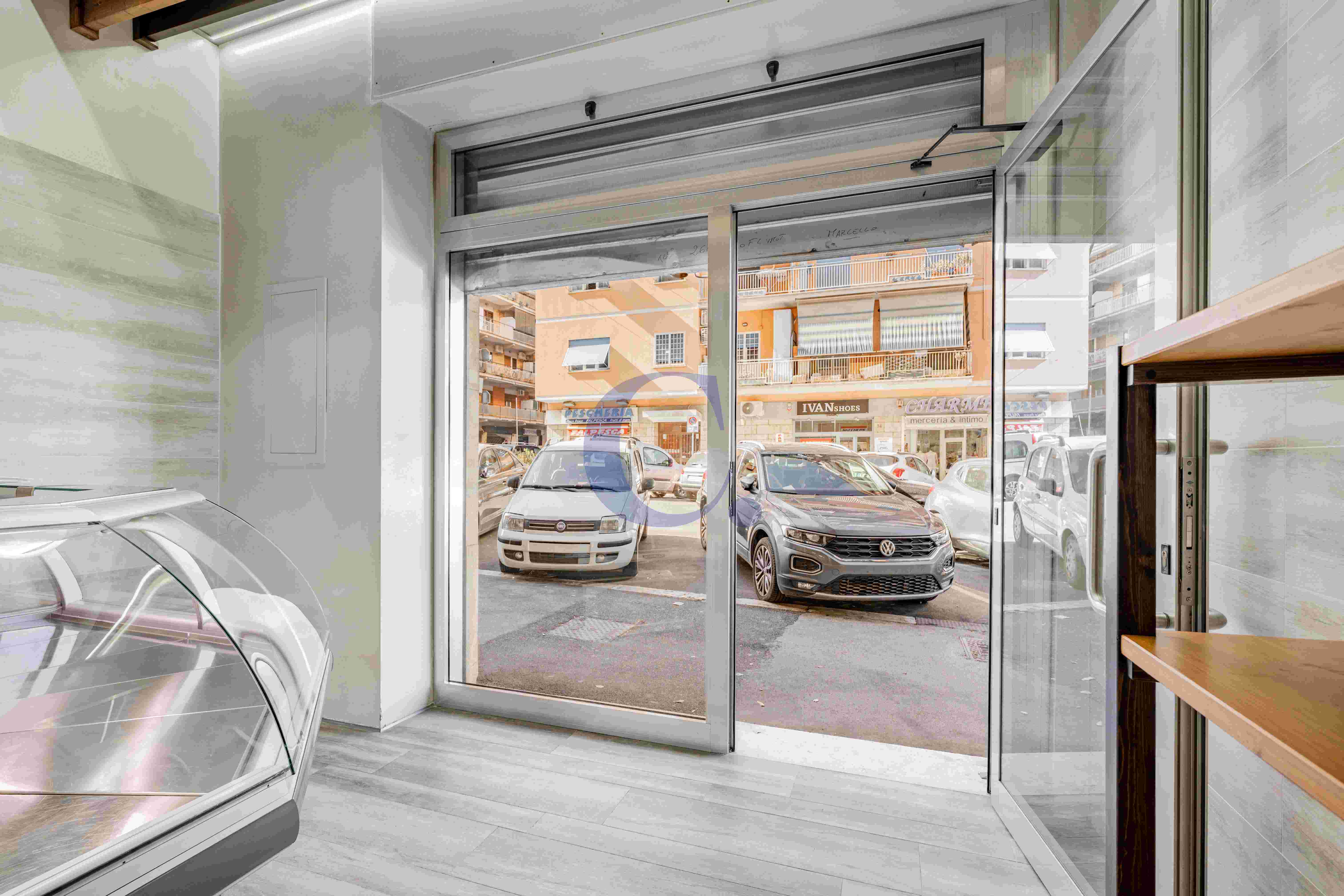 Locale Commerciale Zona Centrale - Immagine 10