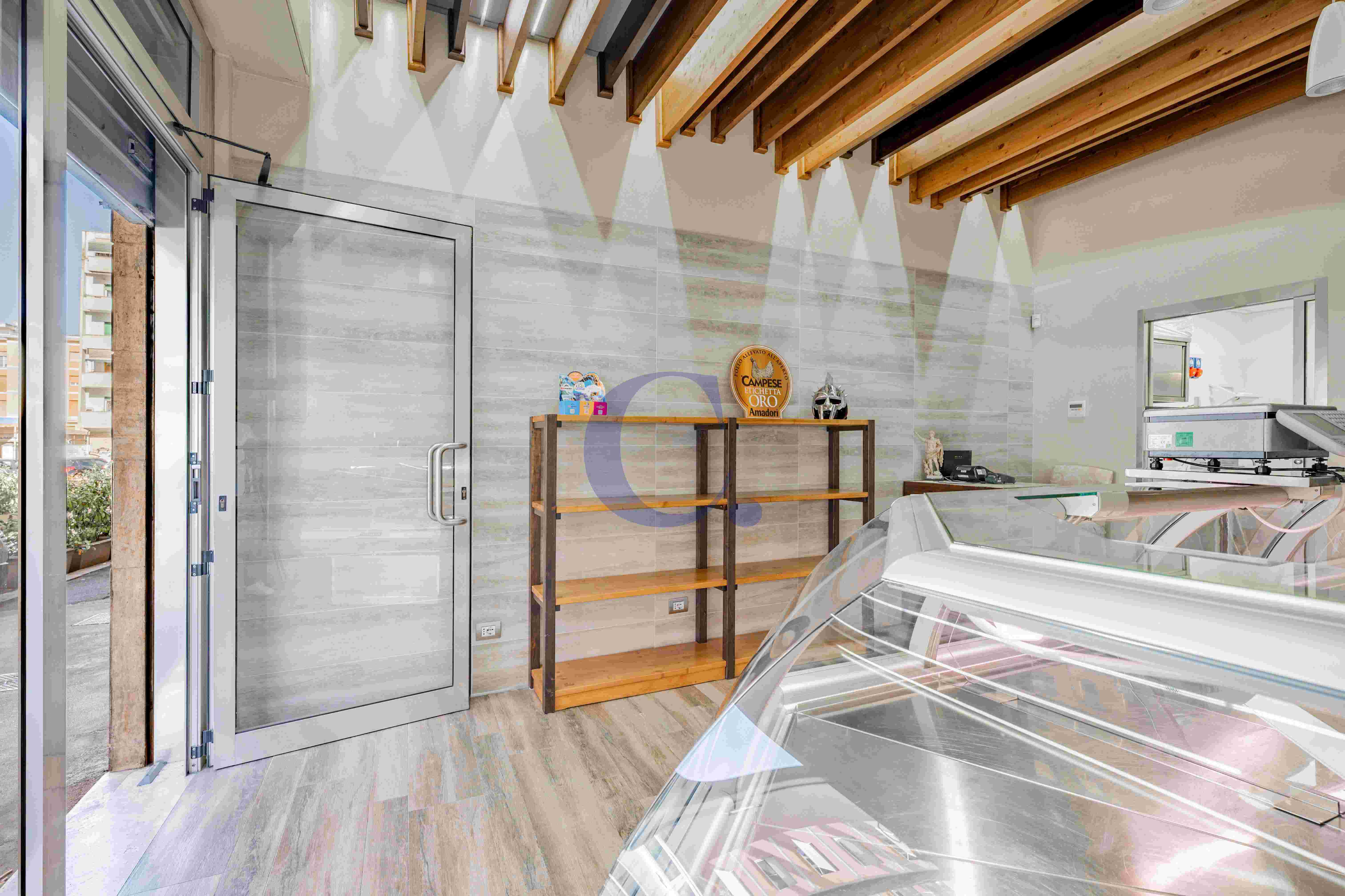 Locale Commerciale Zona Centrale - Immagine 3