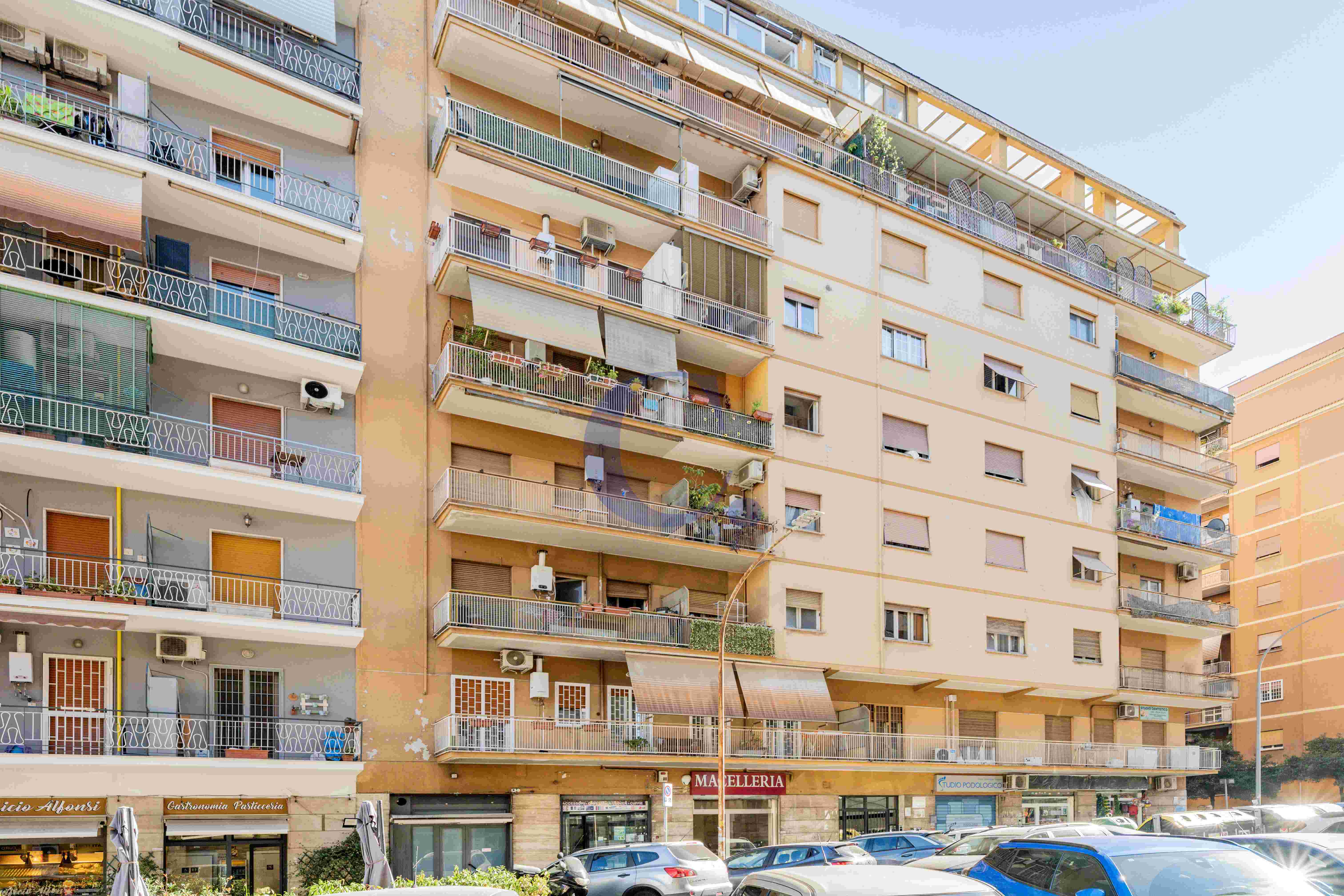 Locale Commerciale Zona Centrale - Immagine 25