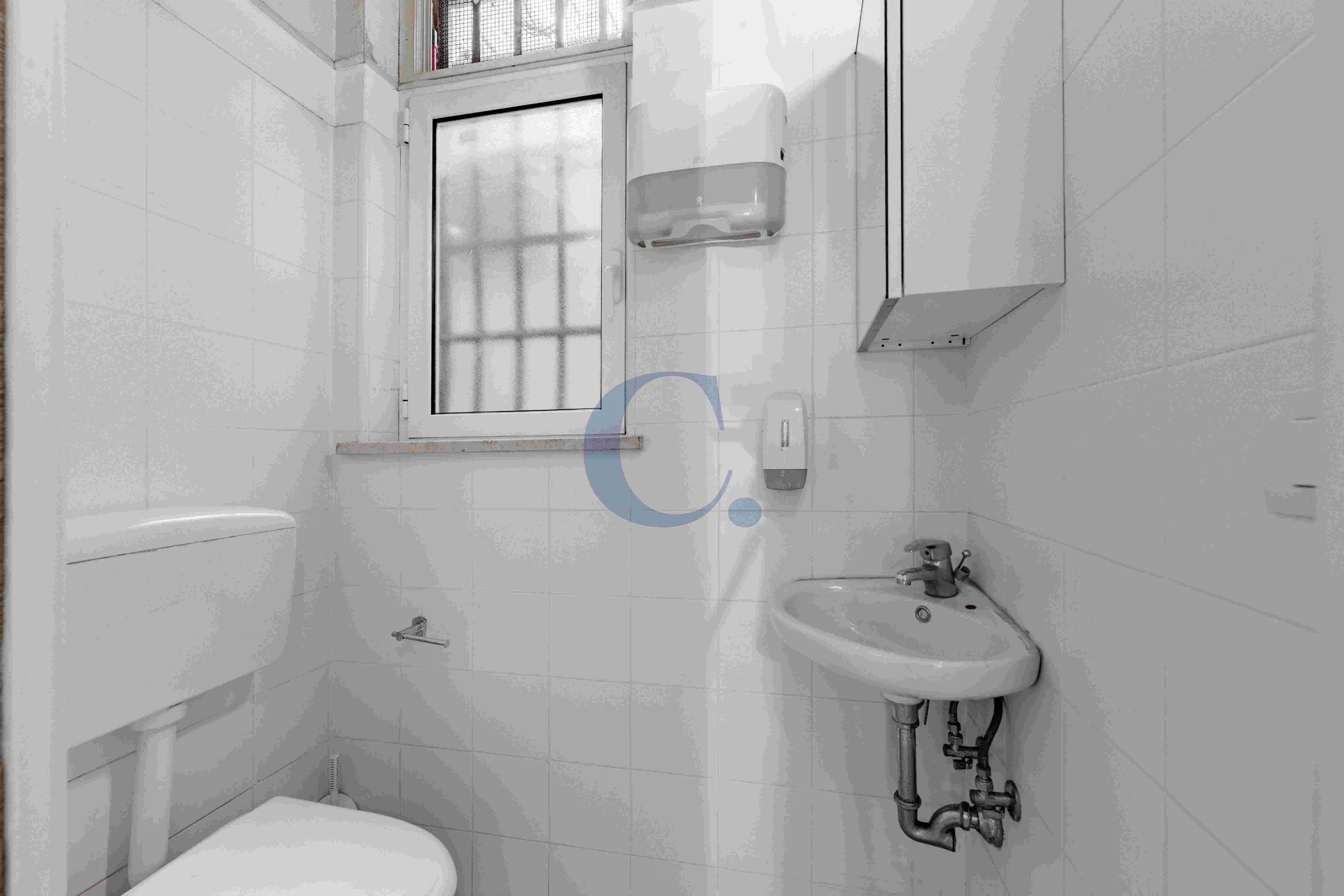 Locale Commerciale Zona Centrale - Immagine 21