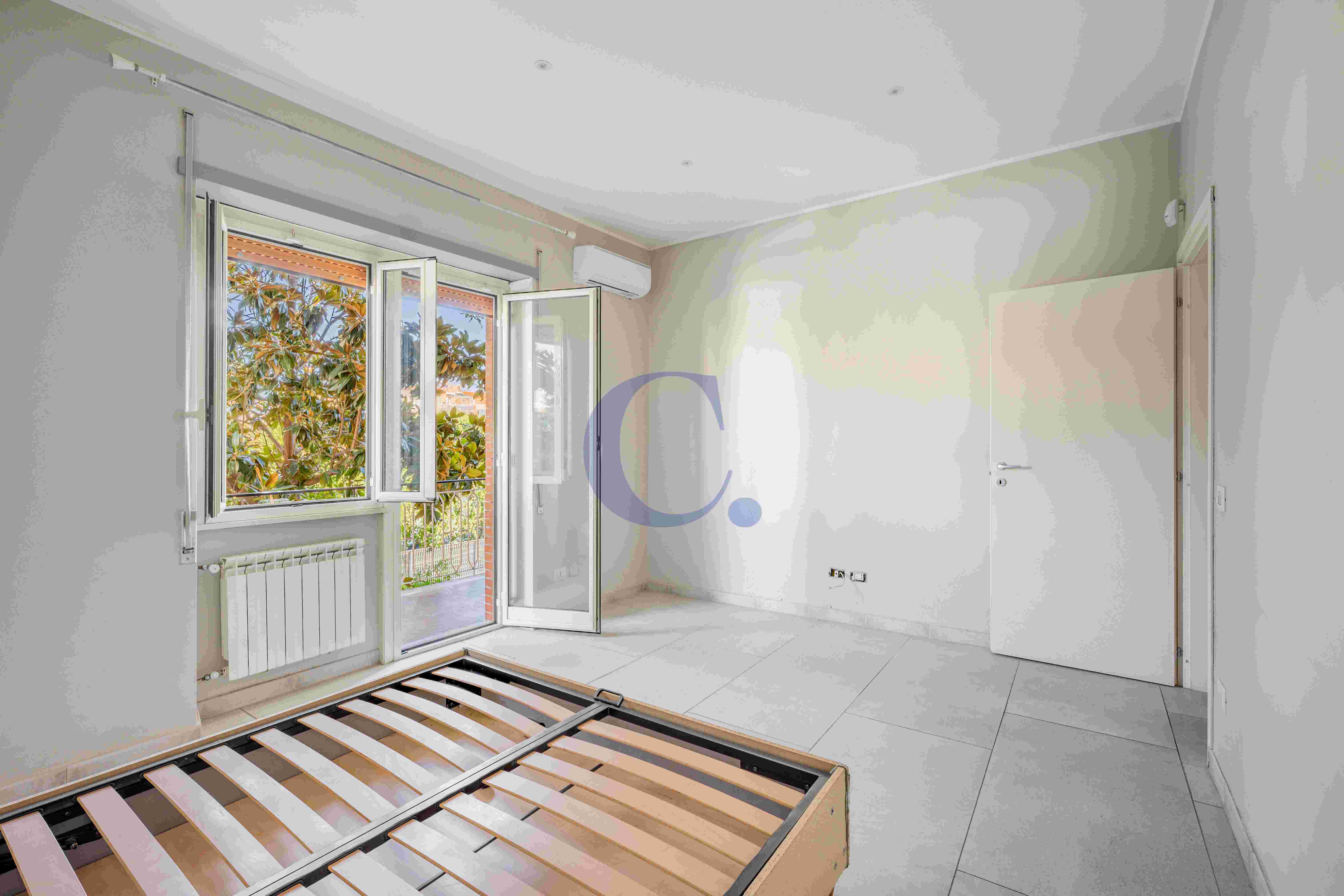 Appartamento Ristrutturato Con Balcone Perimetrale E 2 Camere Matrimoniali – Torre Angela - Immagine 23