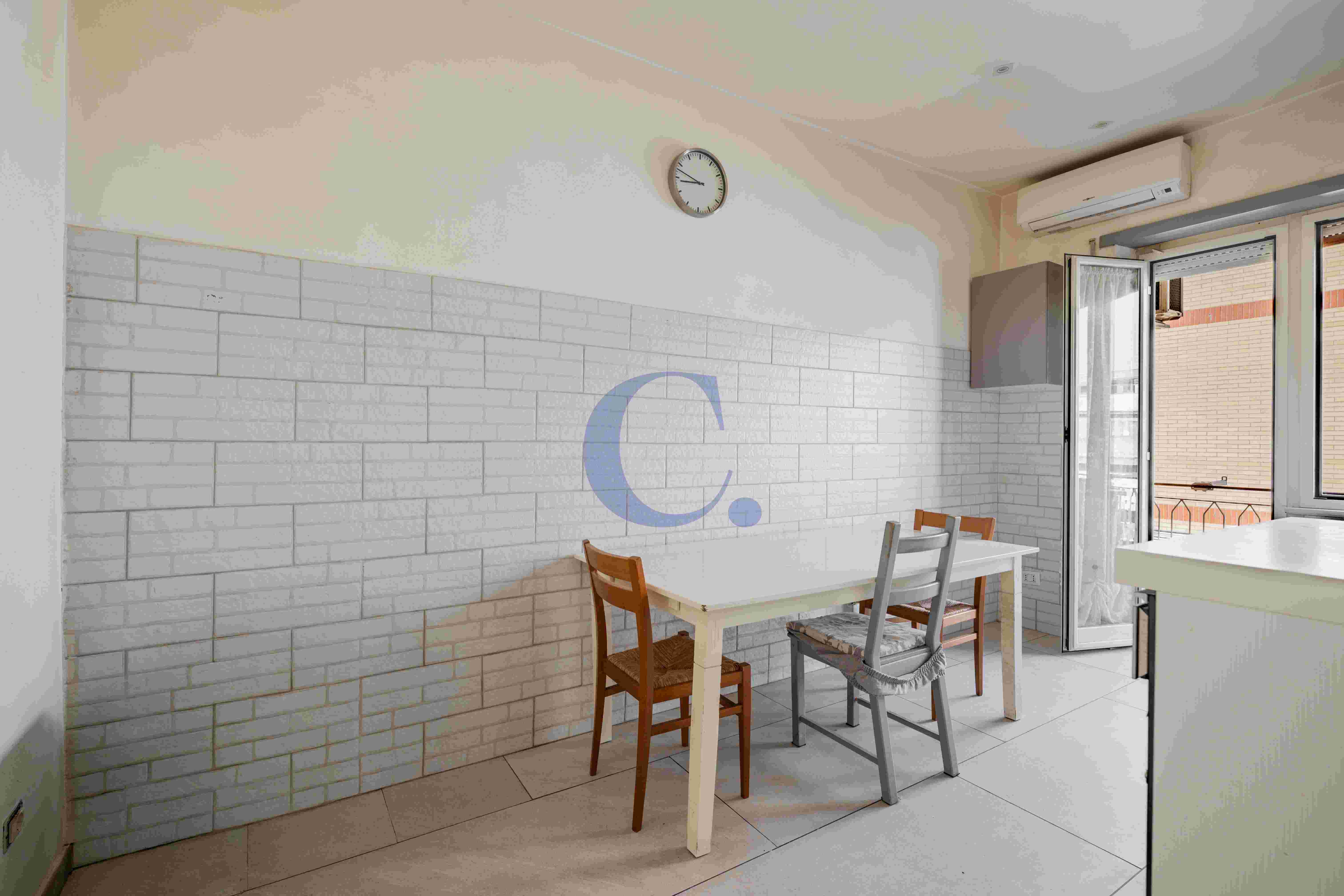 Appartamento Ristrutturato Con Balcone Perimetrale E 2 Camere Matrimoniali – Torre Angela - Immagine 8