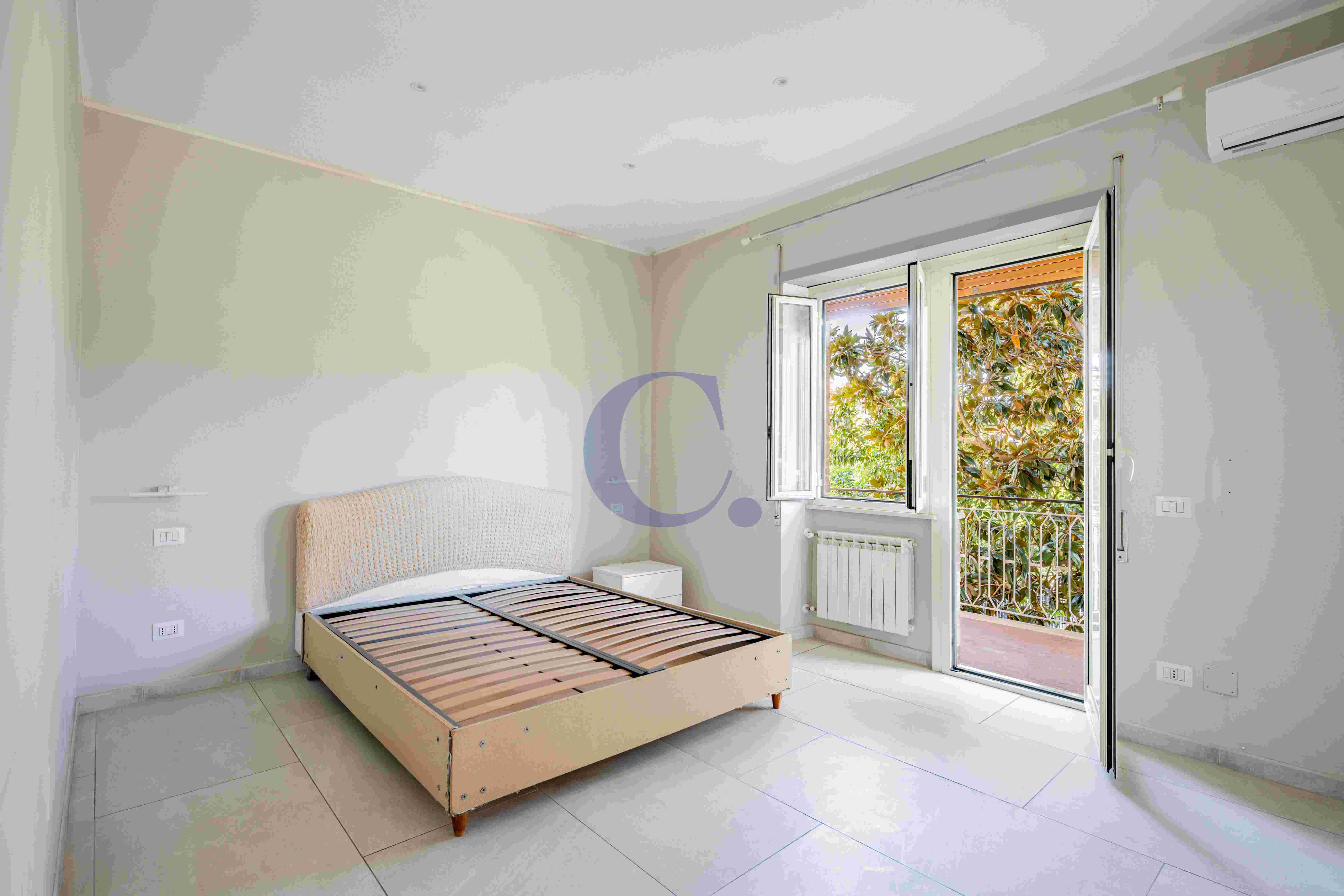 Appartamento Ristrutturato Con Balcone Perimetrale E 2 Camere Matrimoniali – Torre Angela - Immagine 24