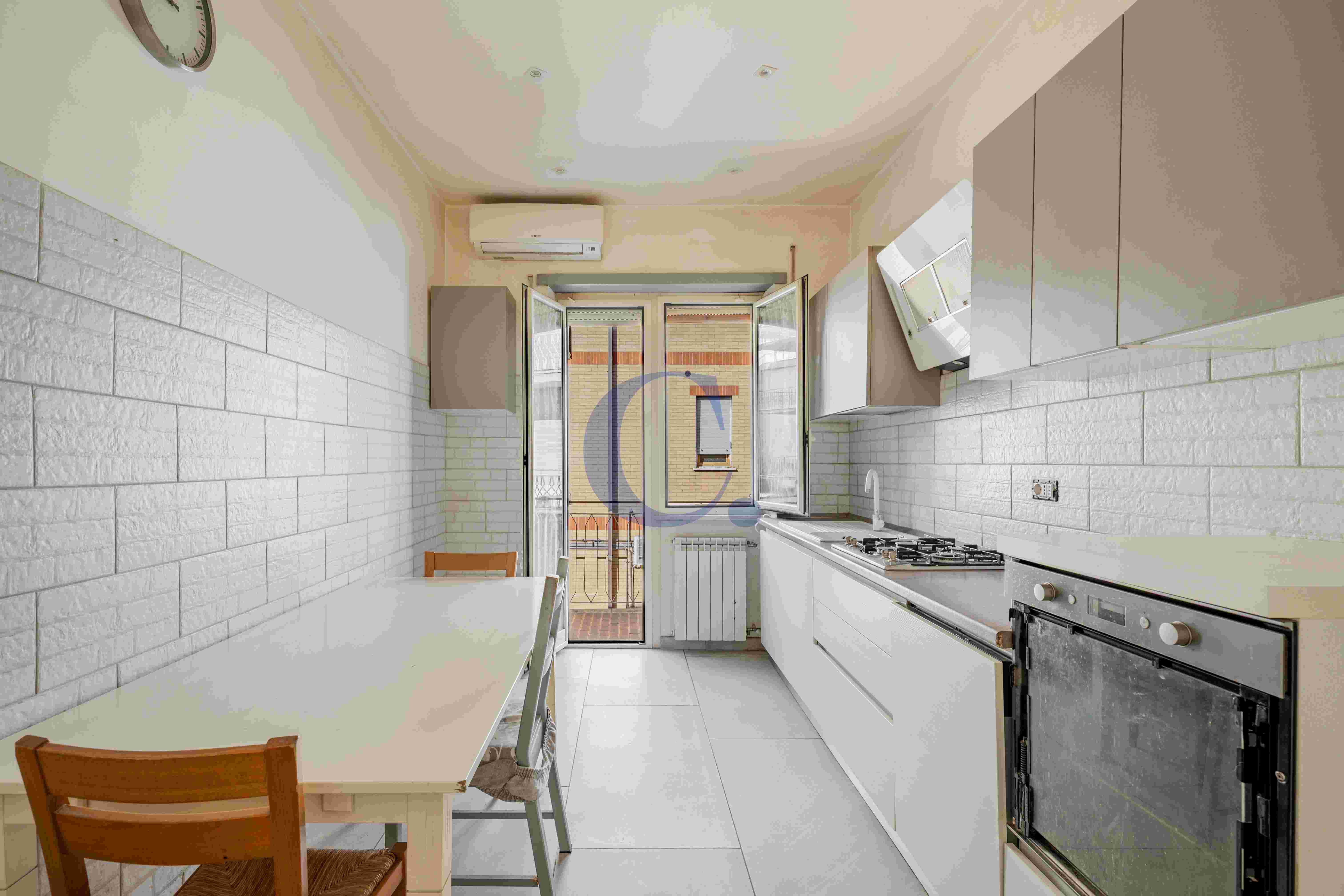 Appartamento Ristrutturato Con Balcone Perimetrale E 2 Camere Matrimoniali – Torre Angela - Immagine 10