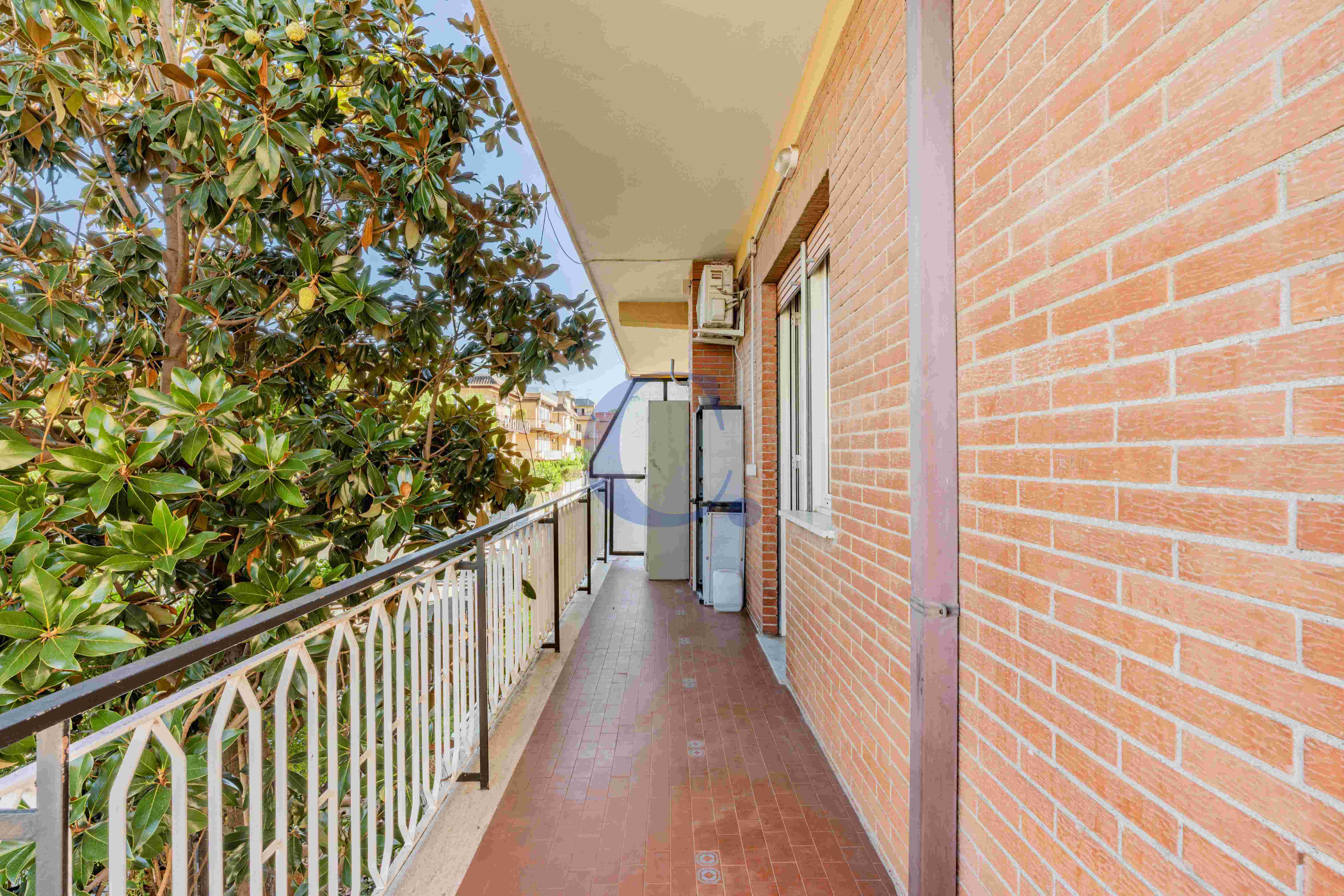 Appartamento Ristrutturato Con Balcone Perimetrale E 2 Camere Matrimoniali – Torre Angela - Immagine 34