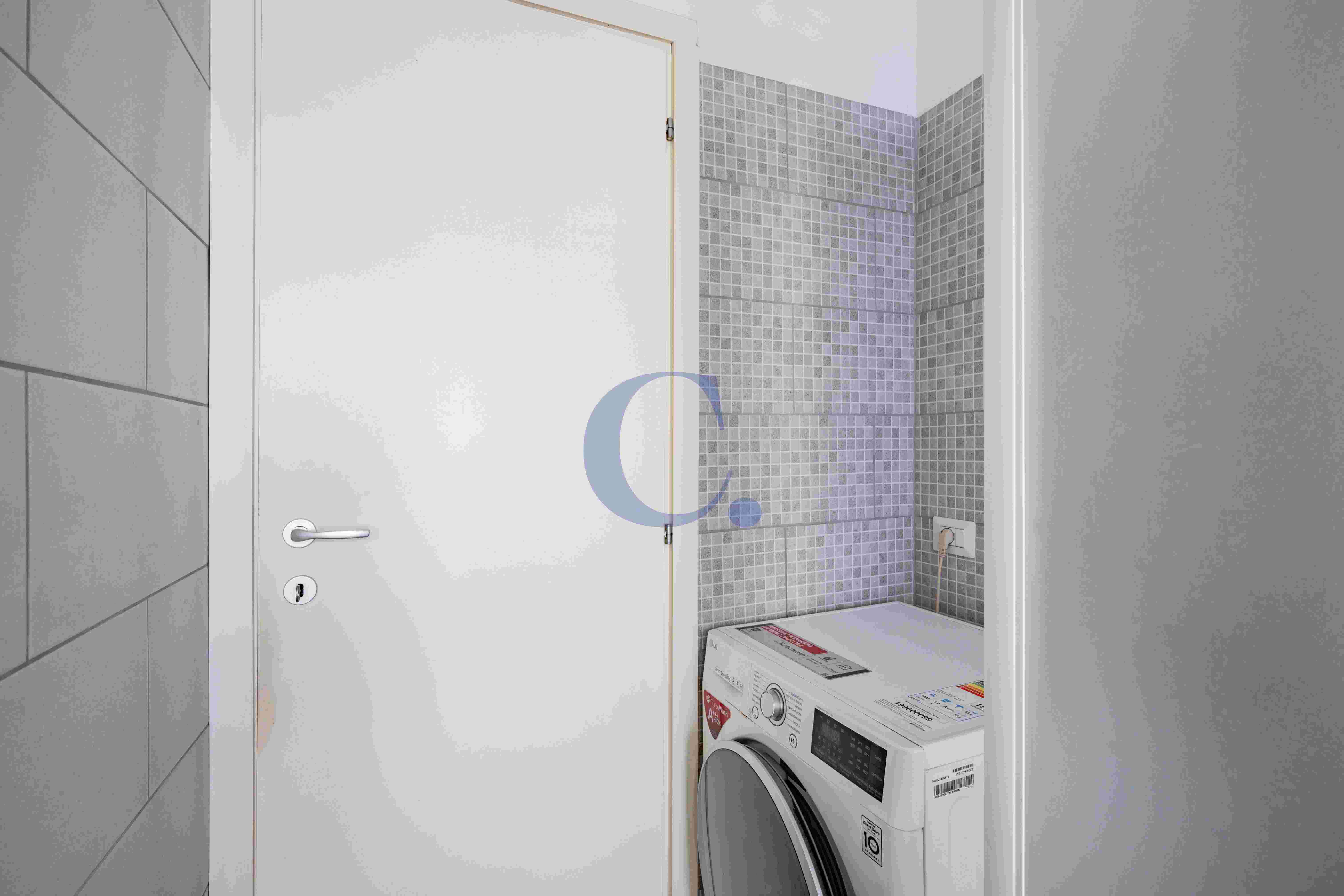 Appartamento Ristrutturato Con Balcone Perimetrale E 2 Camere Matrimoniali – Torre Angela - Immagine 21