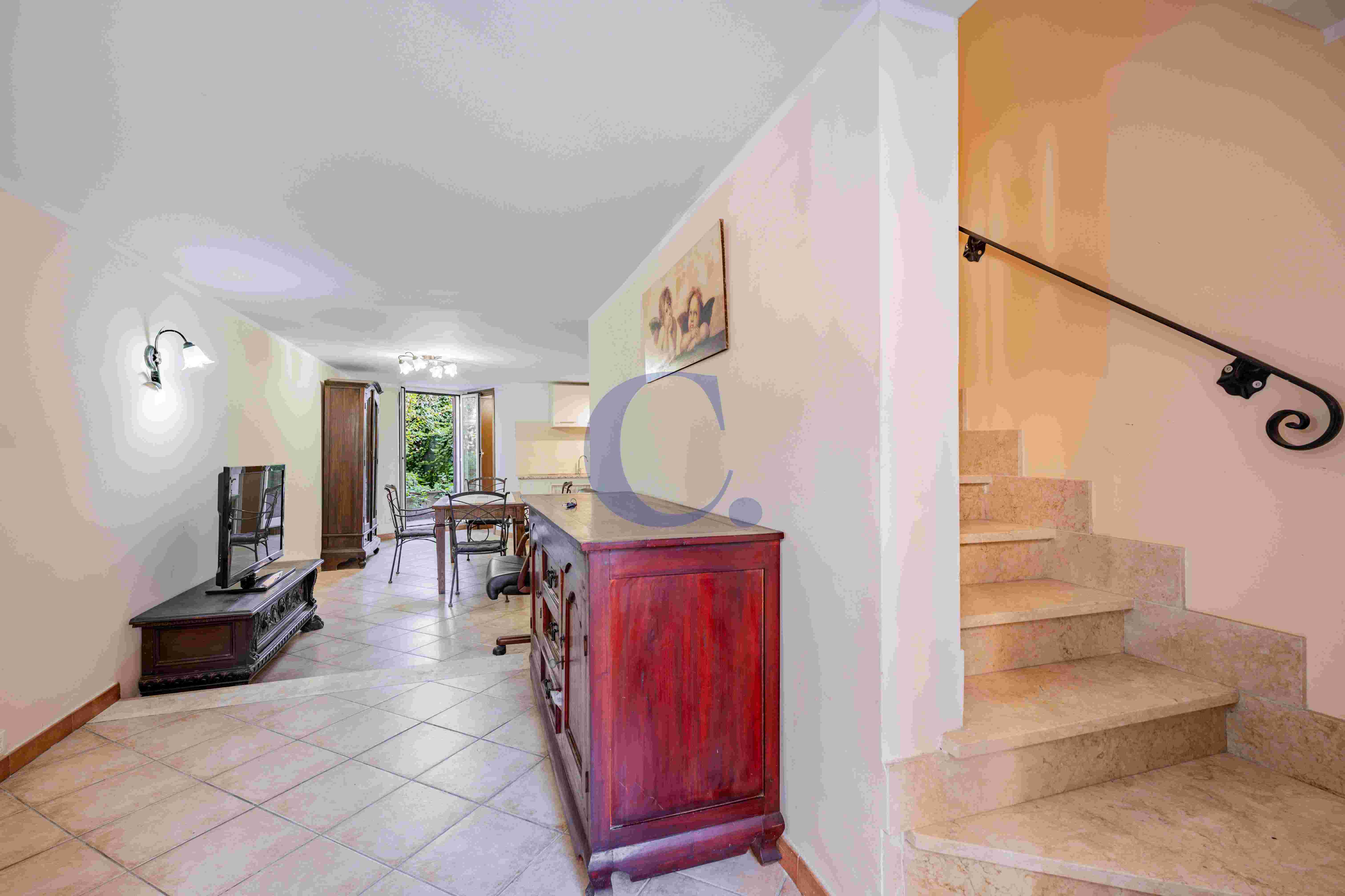 Torre Angela – Trilocale Su Due Livelli Con Terrazza Di 40 Mq E Balcone - Immagine 2