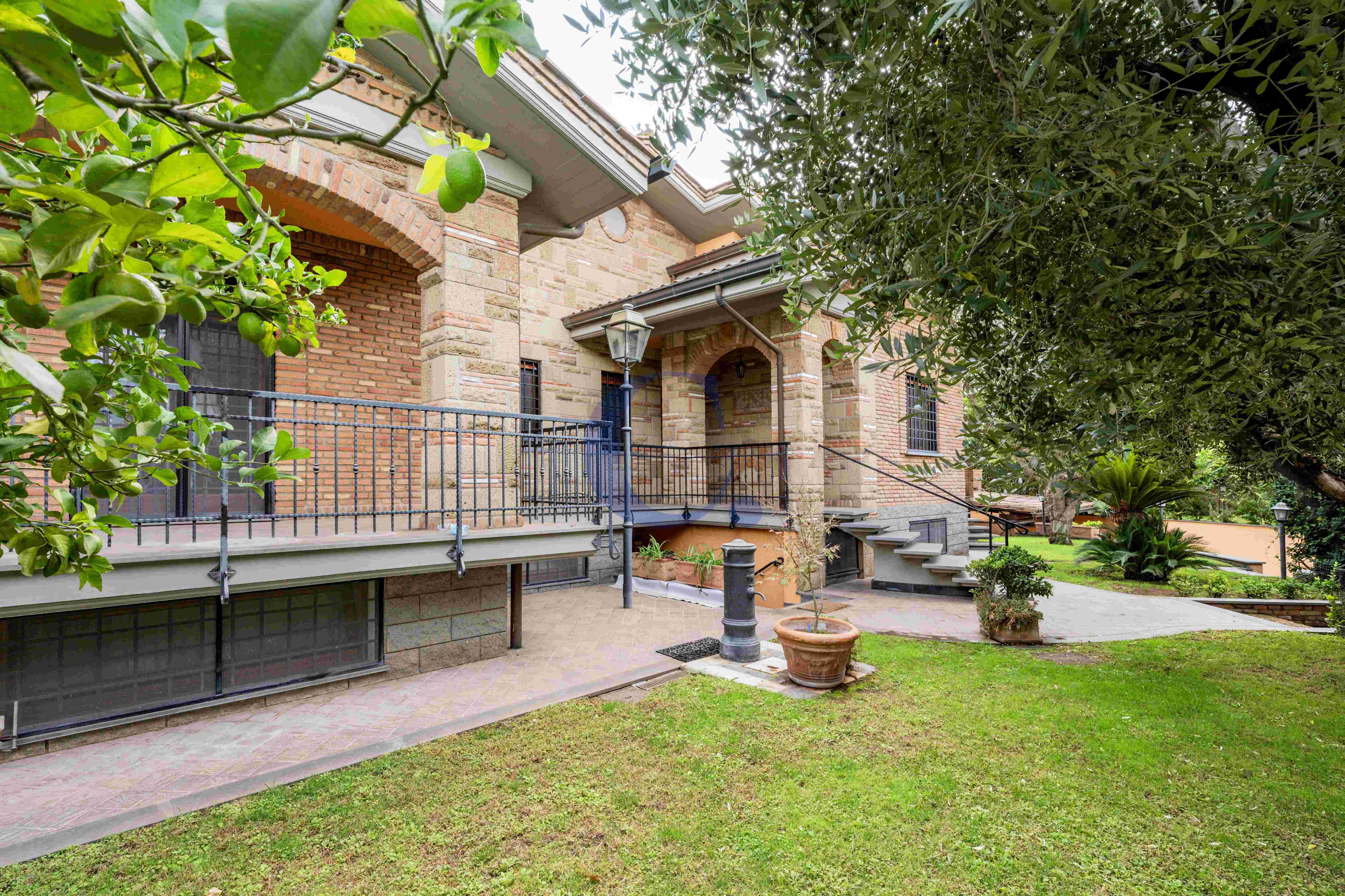 Villa Indipendente Con Ampio Giardino, Box Doppio E Dependance - Immagine 82