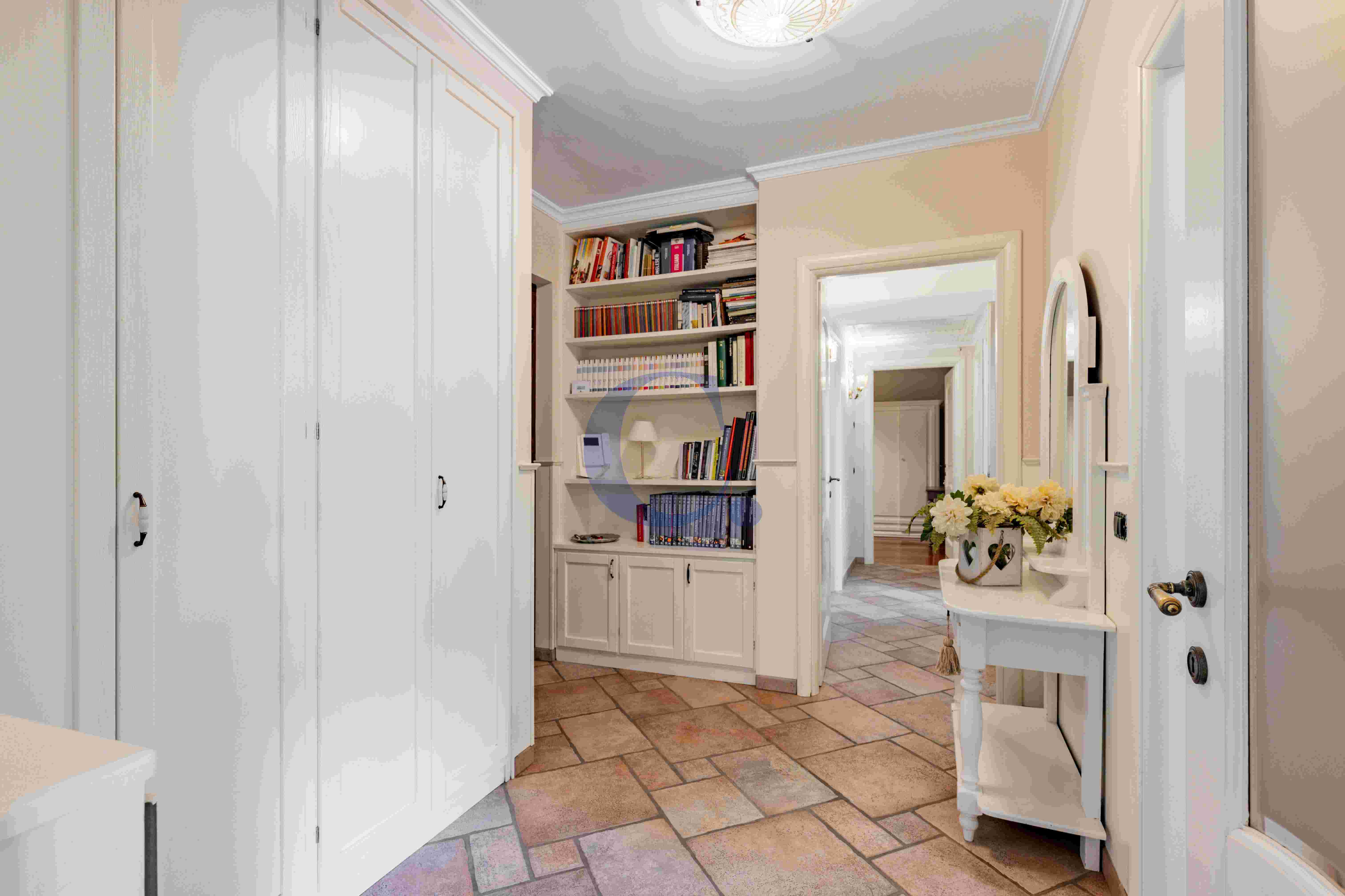 Villa Indipendente Con Ampio Giardino, Box Doppio E Dependance - Immagine 2