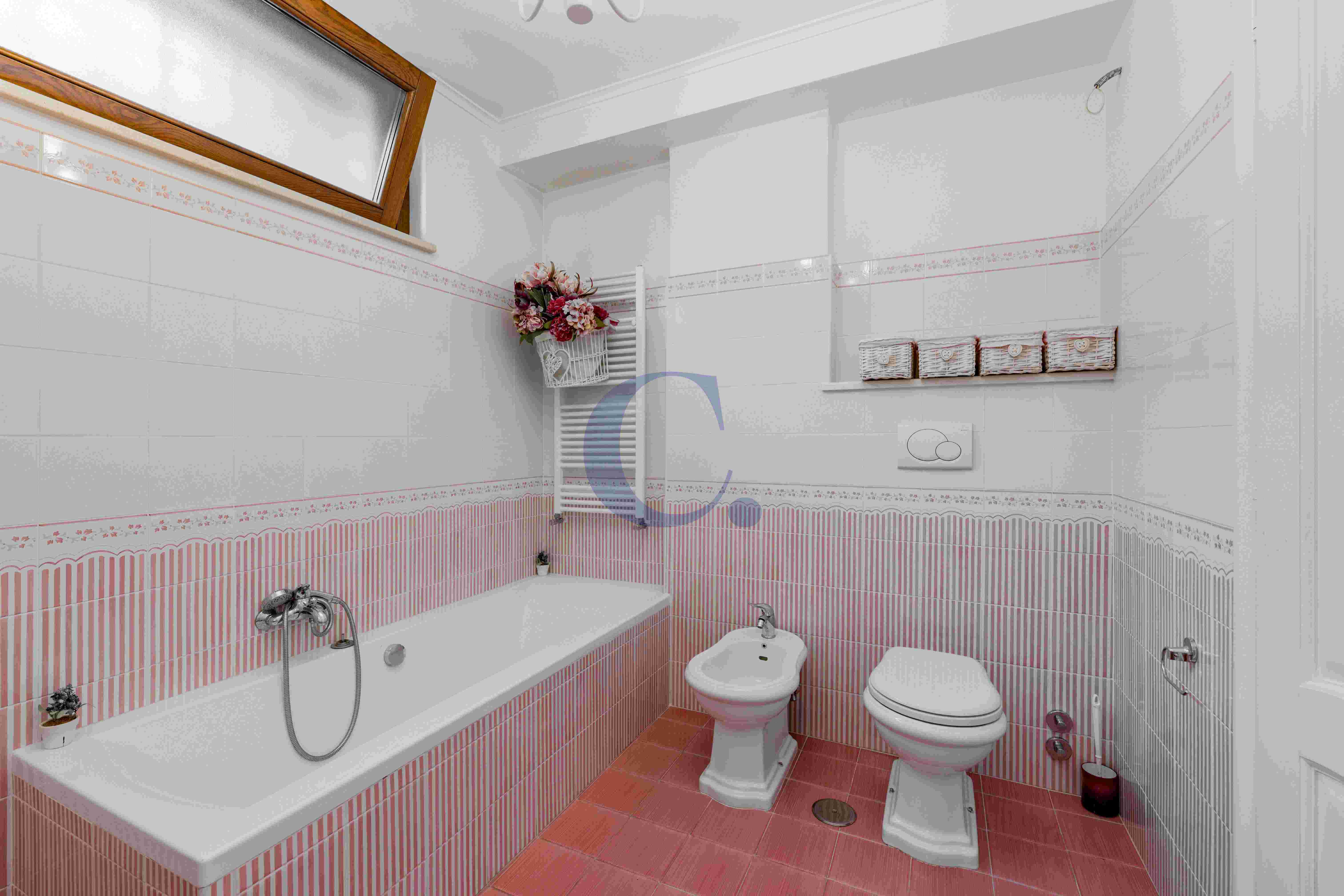 Villa Indipendente Con Ampio Giardino, Box Doppio E Dependance - Immagine 27