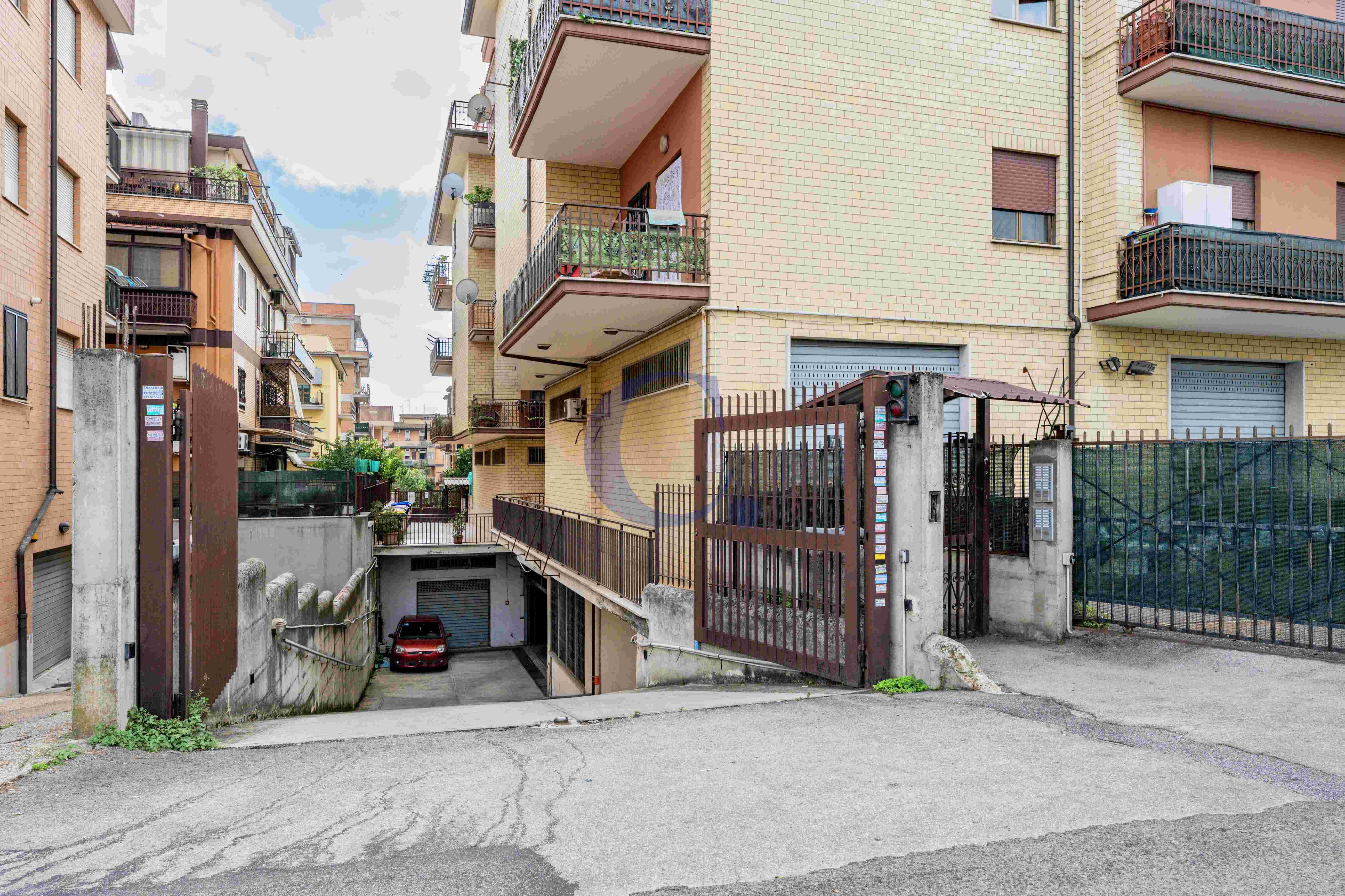 Roma, Via Angelo Cappuccio: Bilocale Con Balcone Posto Auto! - Immagine 57