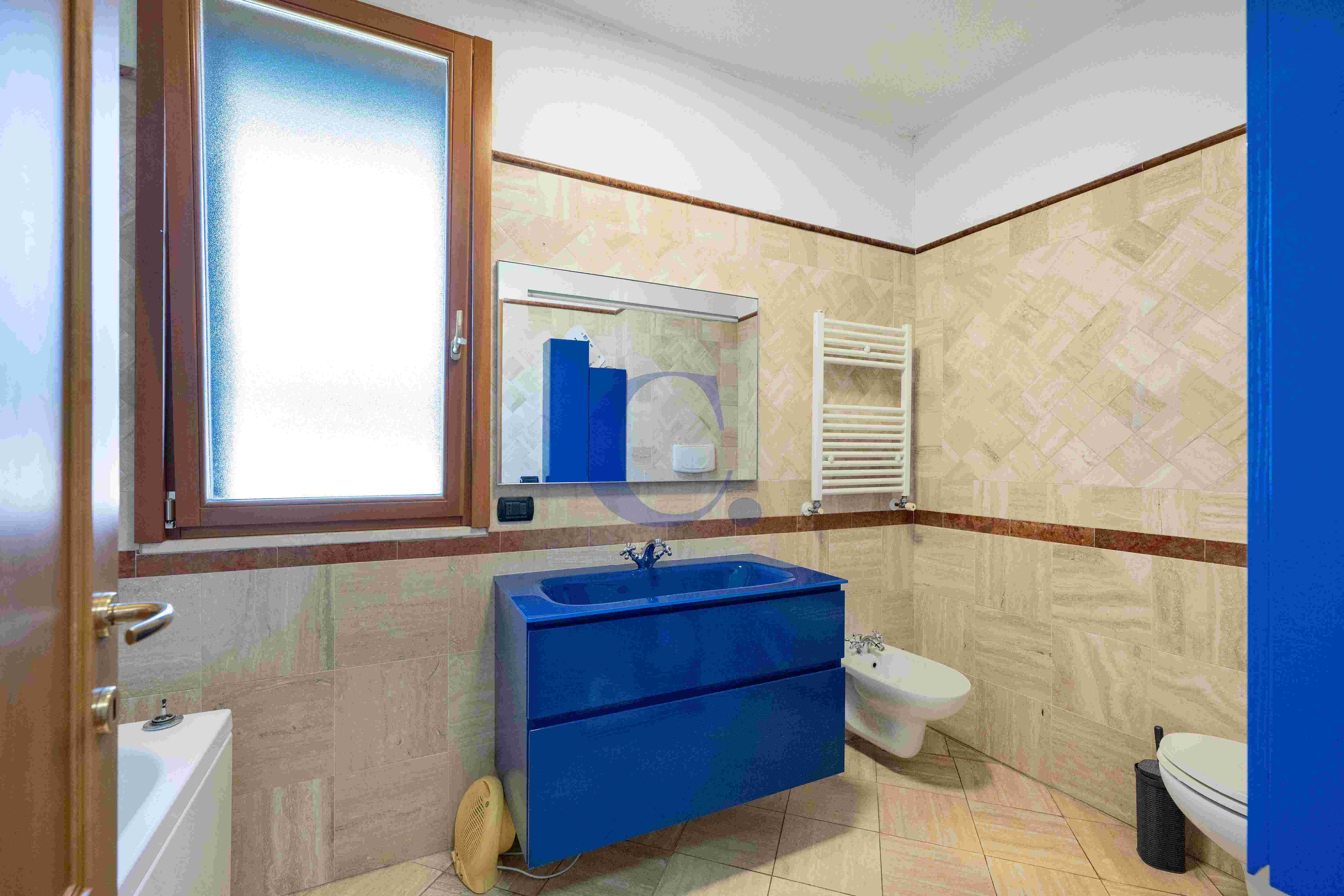 Villa A Schiera Ristrutturata Con Giardino Privato Di 350 Mq In Comprensorio Riservato - Immagine 32