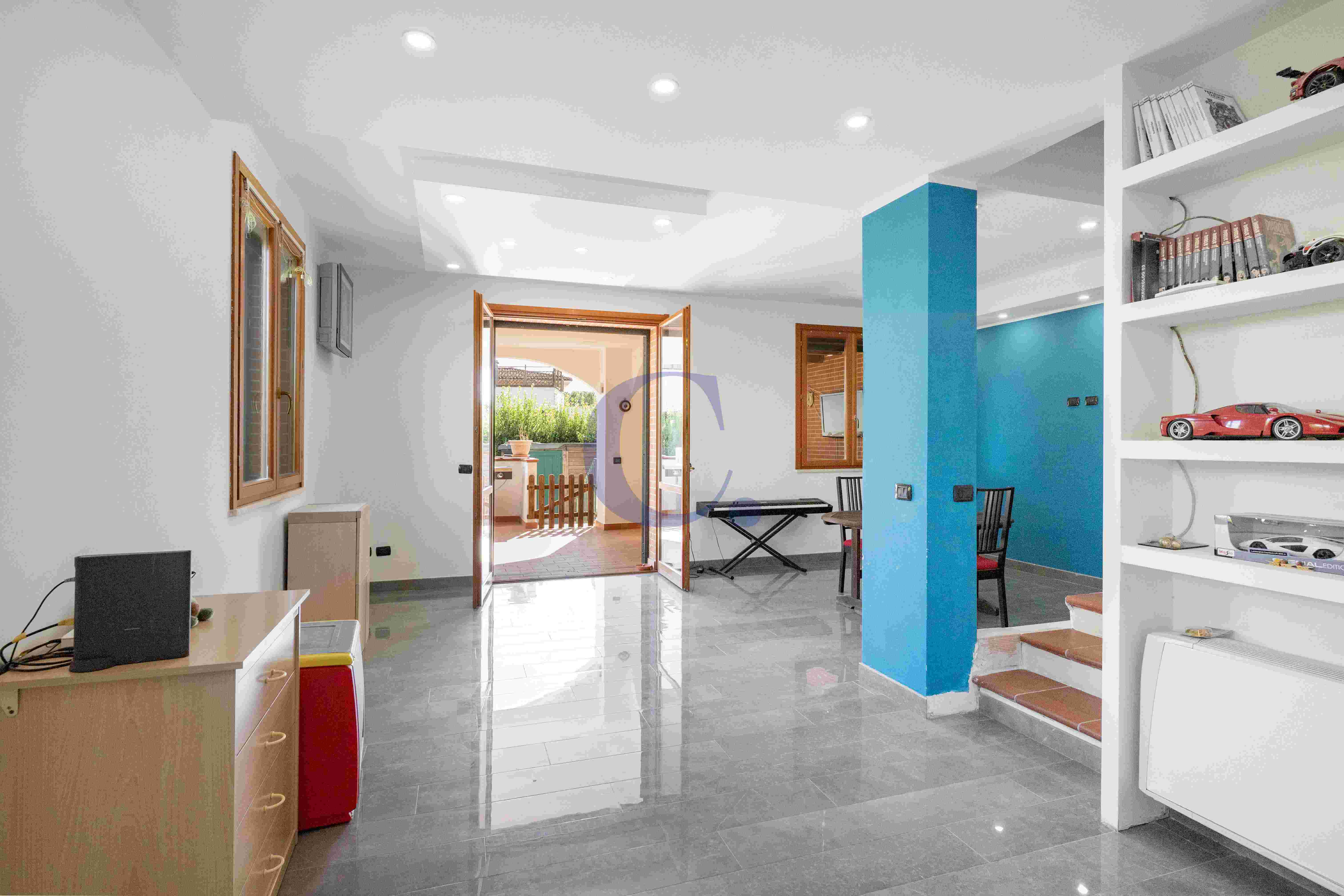 Villa A Schiera Ristrutturata Con Giardino Privato Di 350 Mq In Comprensorio Riservato - Immagine 4