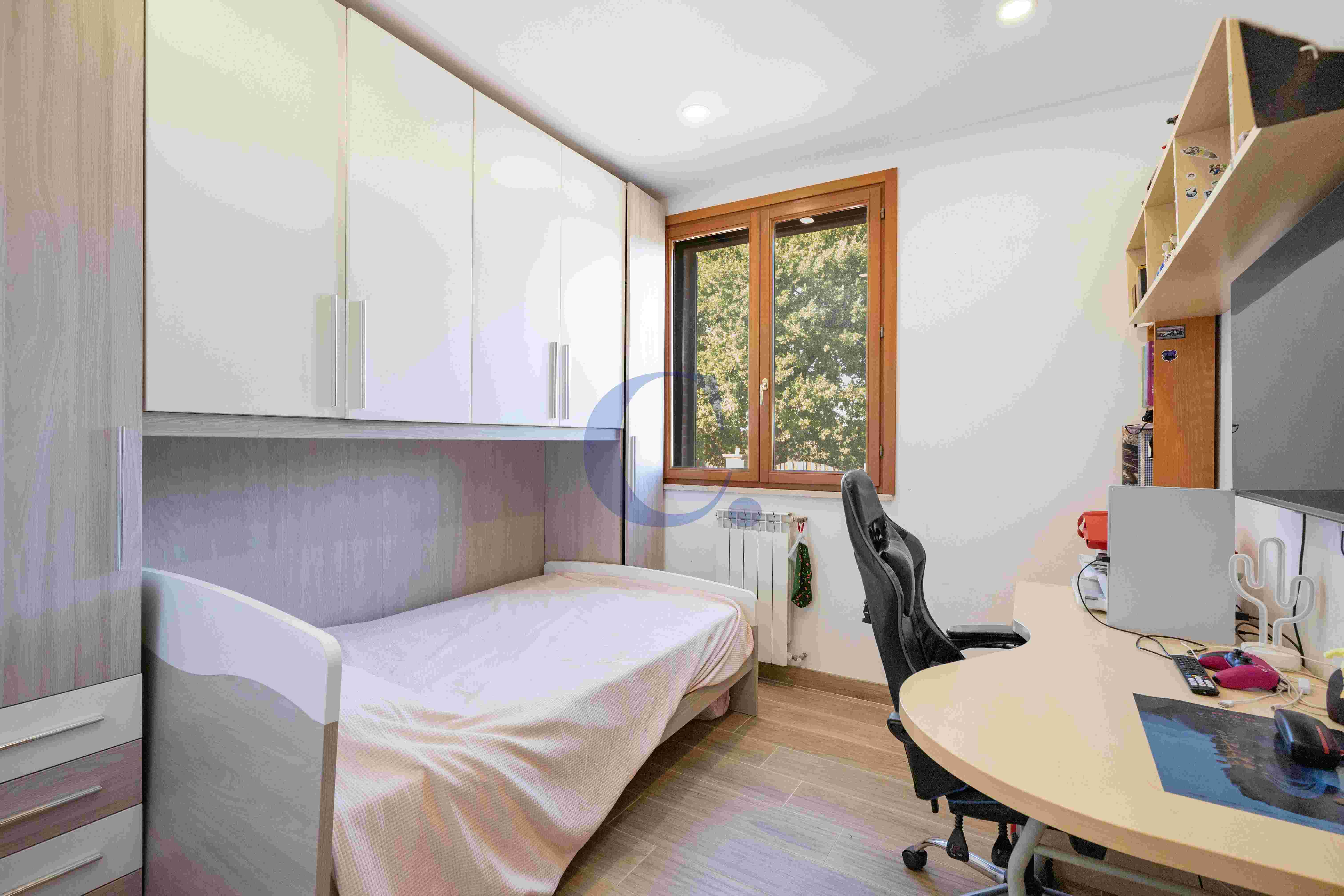 Villa A Schiera Ristrutturata Con Giardino Privato Di 350 Mq In Comprensorio Riservato - Immagine 18