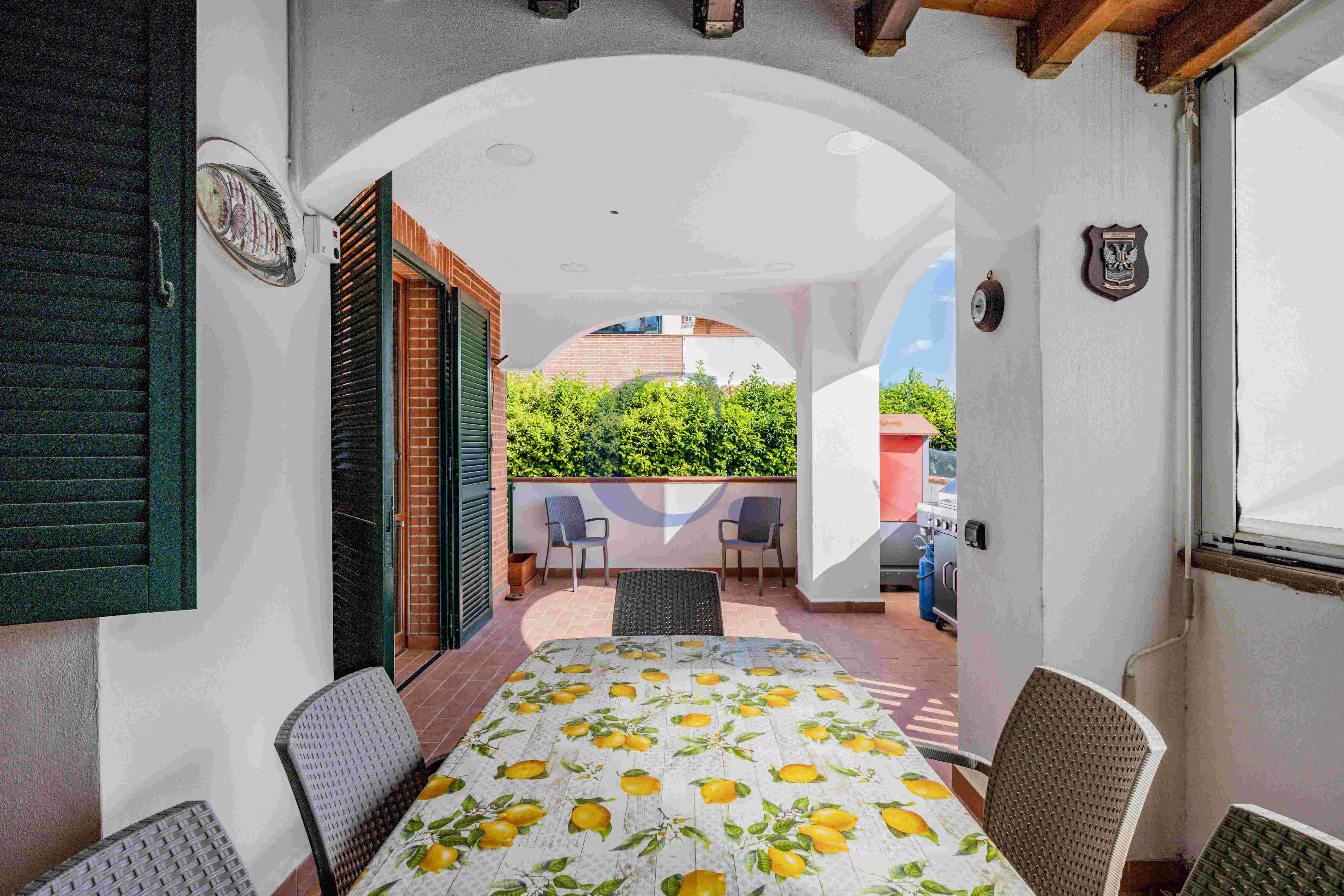 Villa A Schiera Ristrutturata Con Giardino Privato Di 350 Mq In Comprensorio Riservato - Immagine 12