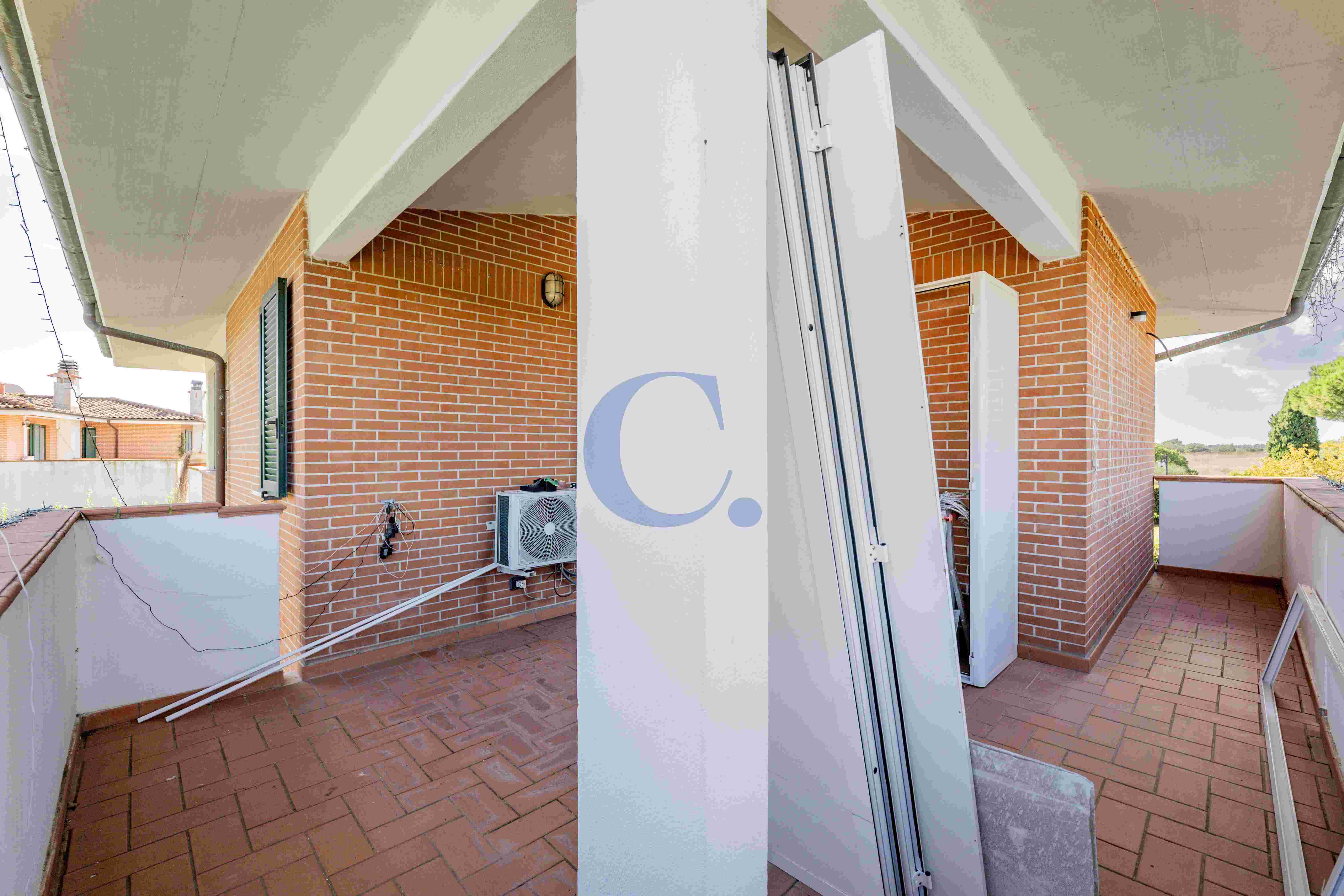 Villa A Schiera Ristrutturata Con Giardino Privato Di 350 Mq In Comprensorio Riservato - Immagine 29