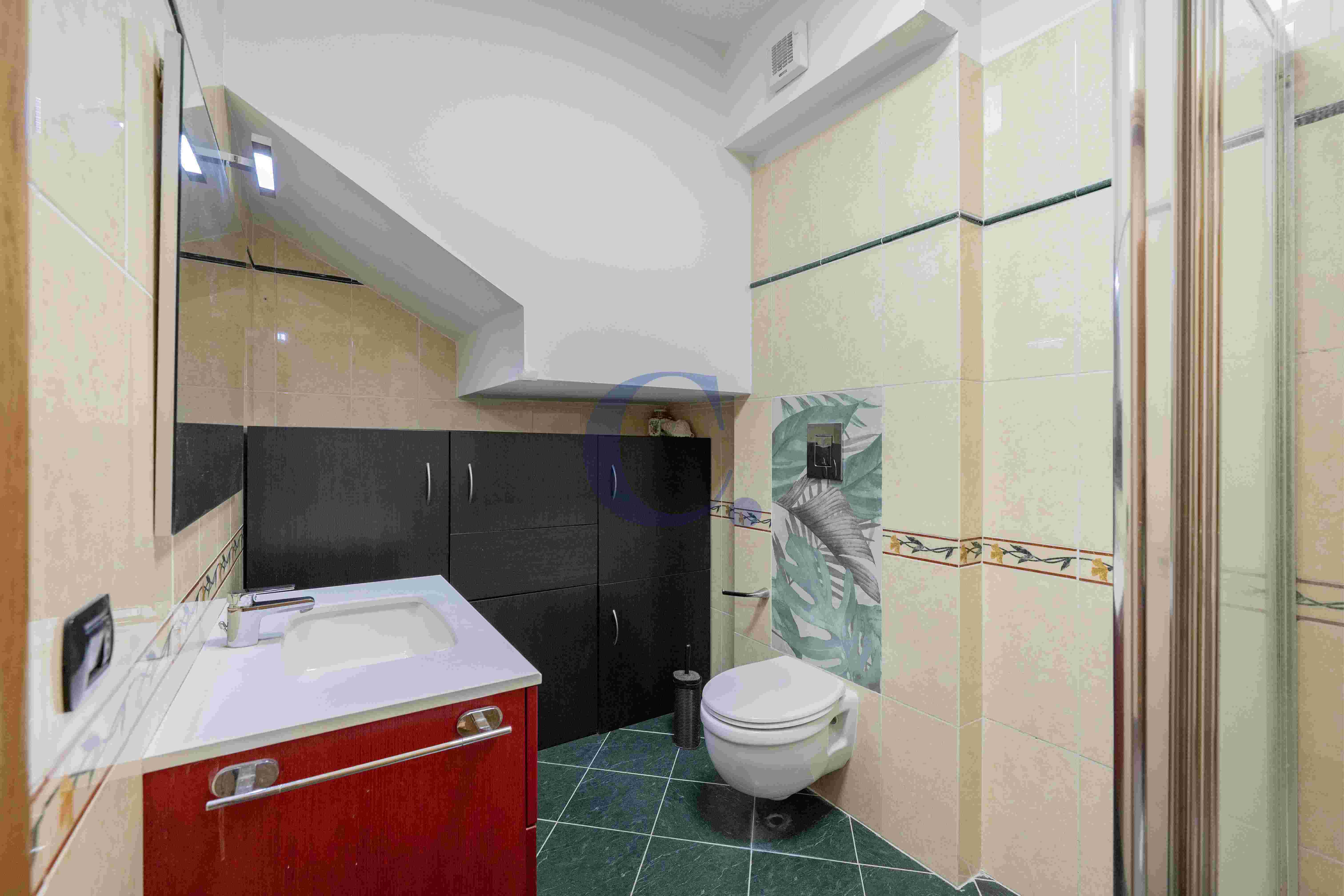 Villa A Schiera Ristrutturata Con Giardino Privato Di 350 Mq In Comprensorio Riservato - Immagine 17