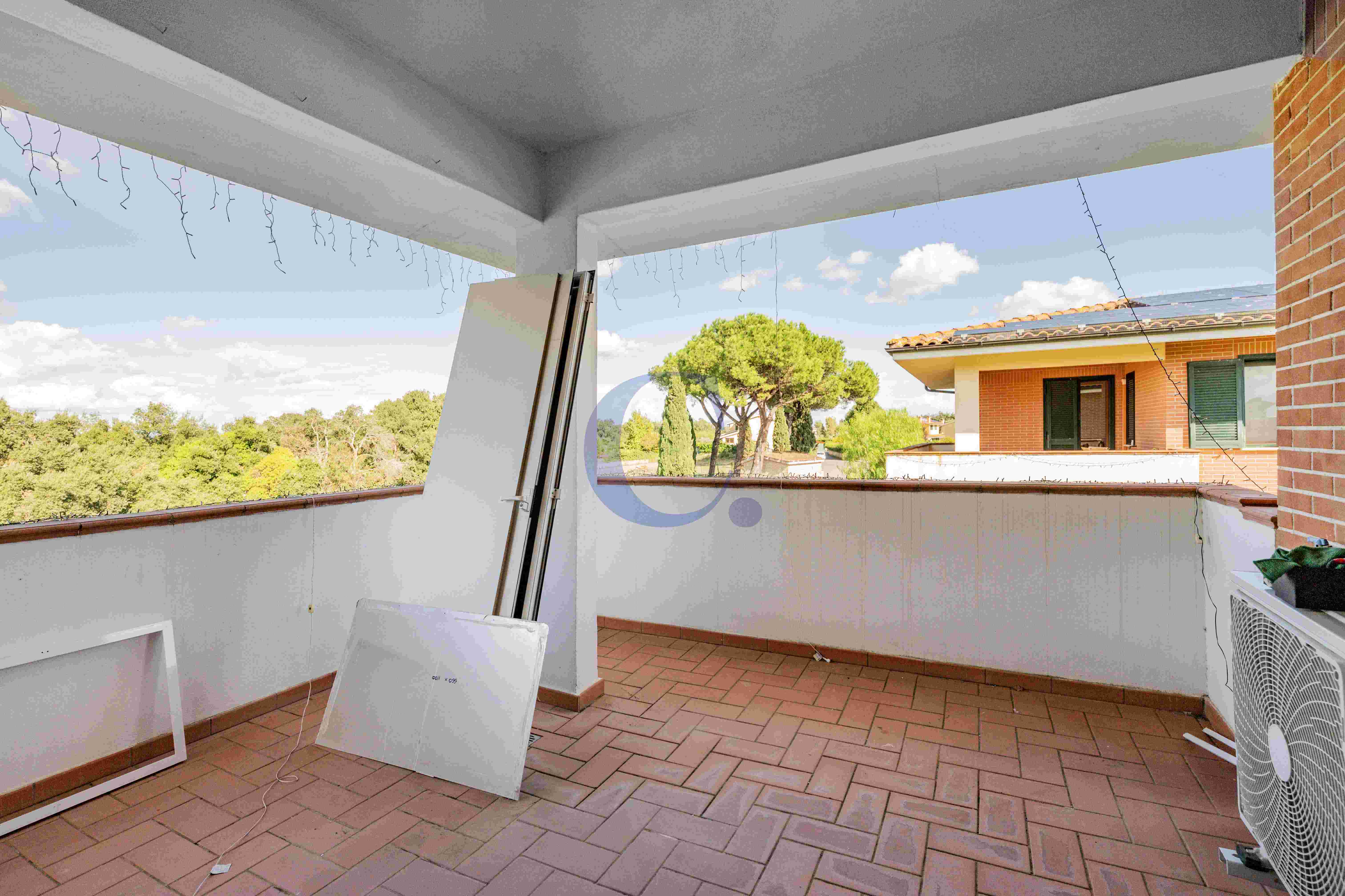 Villa A Schiera Ristrutturata Con Giardino Privato Di 350 Mq In Comprensorio Riservato - Immagine 27