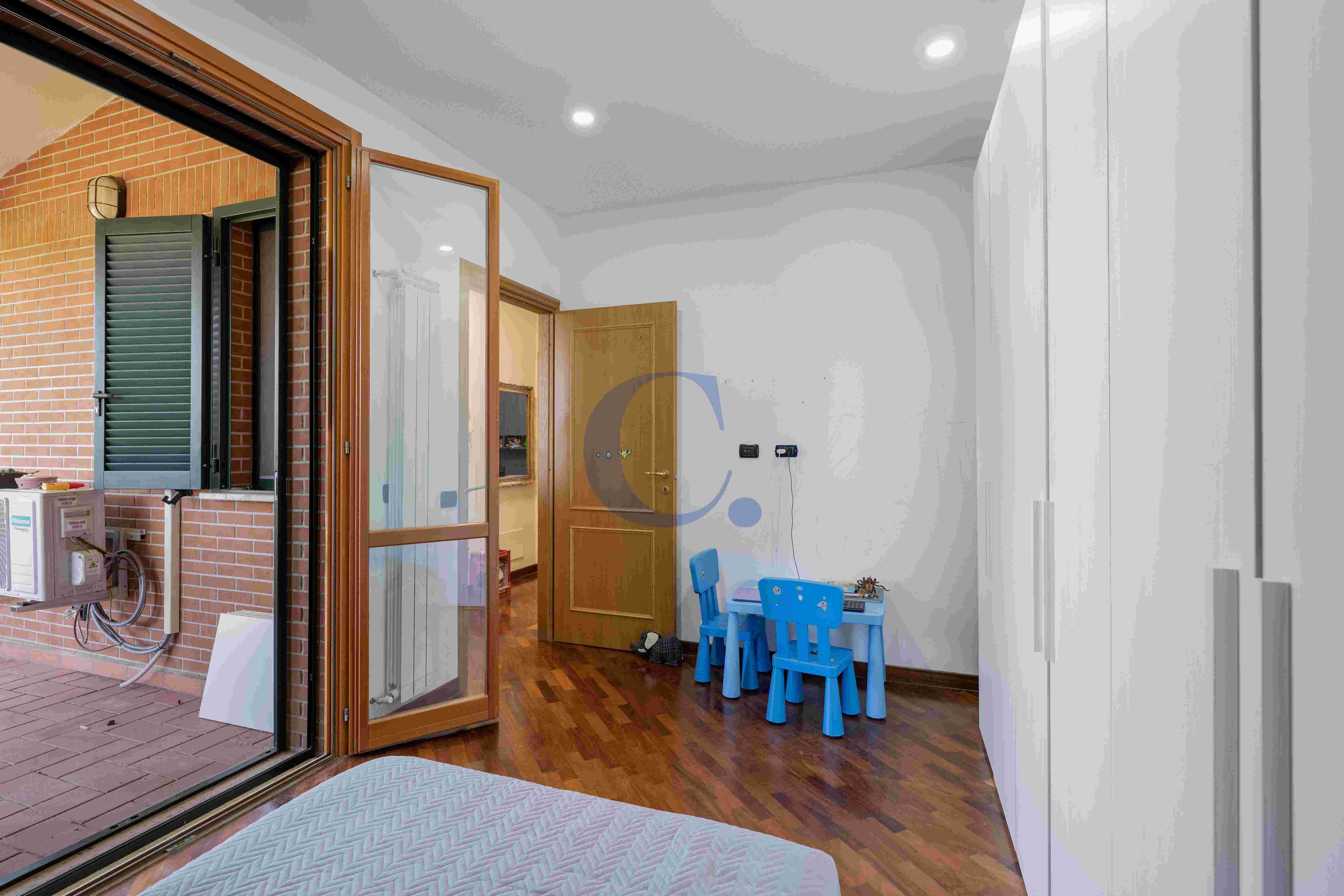 Villa A Schiera Ristrutturata Con Giardino Privato Di 350 Mq In Comprensorio Riservato - Immagine 26