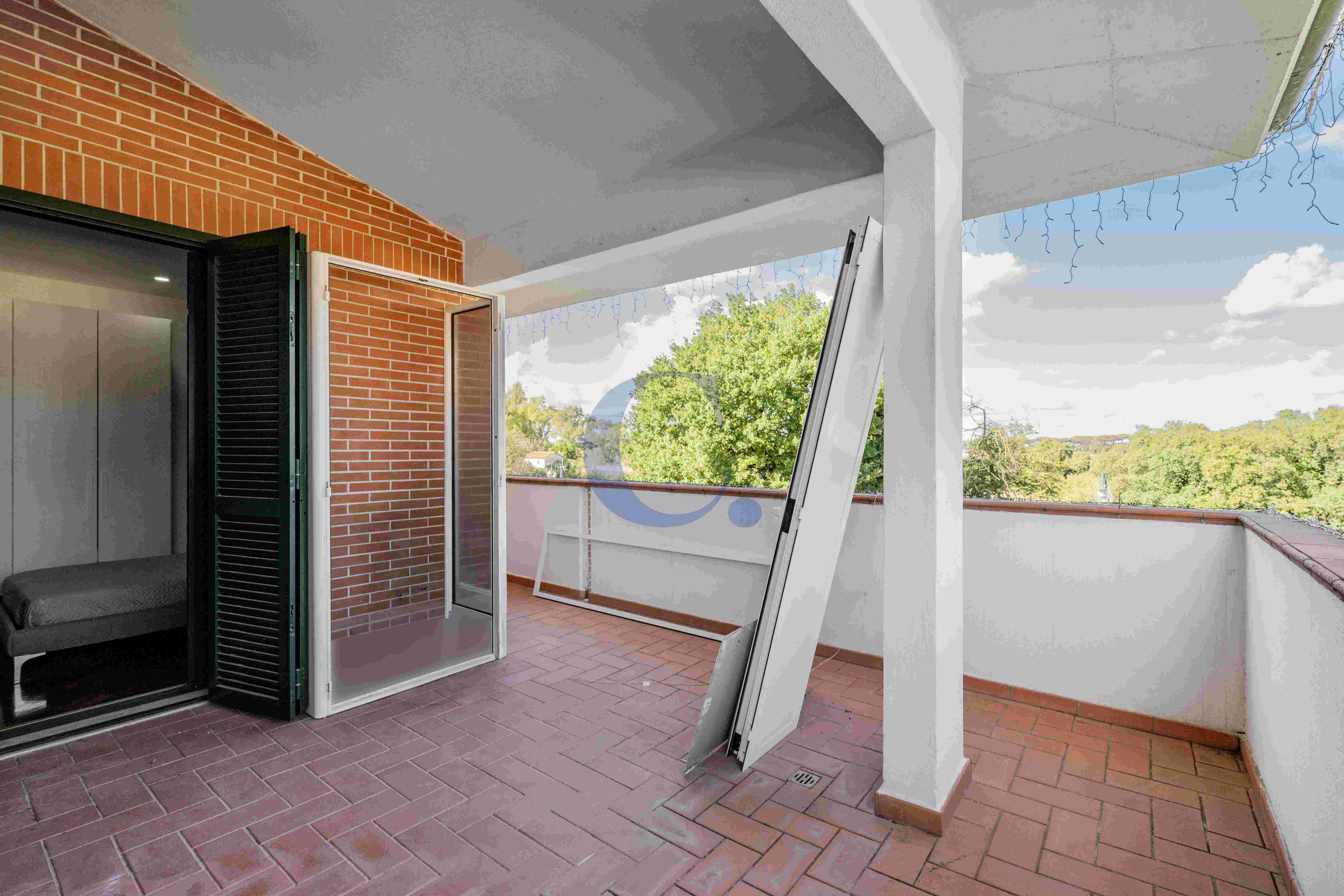 Villa A Schiera Ristrutturata Con Giardino Privato Di 350 Mq In Comprensorio Riservato - Immagine 28