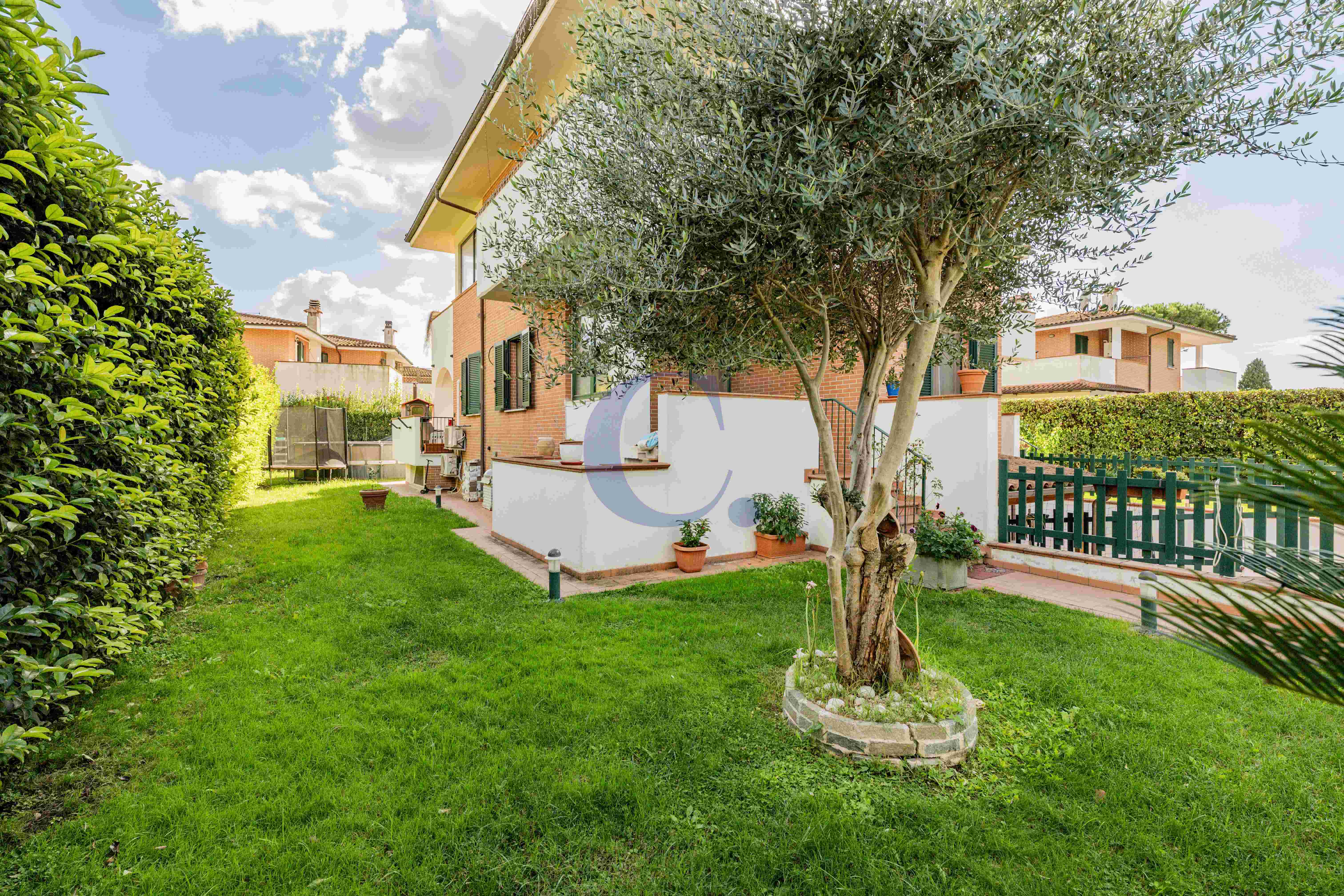 Villa A Schiera Ristrutturata Con Giardino Privato Di 350 Mq In Comprensorio Riservato - Immagine 65