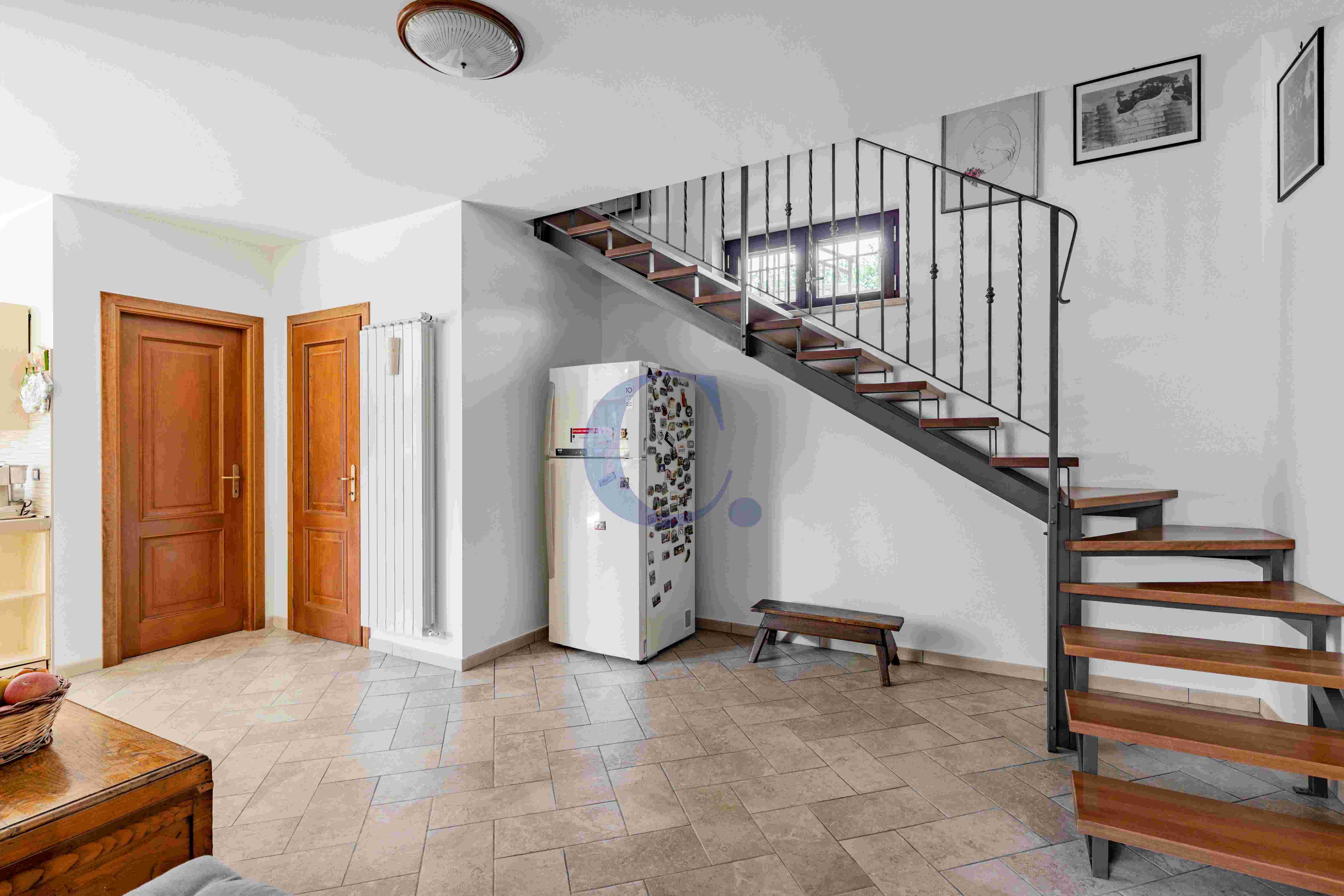 Villa Con Ampio Giardino Privato, Spazi Generosi E Comodi Posti Auto - Immagine 33