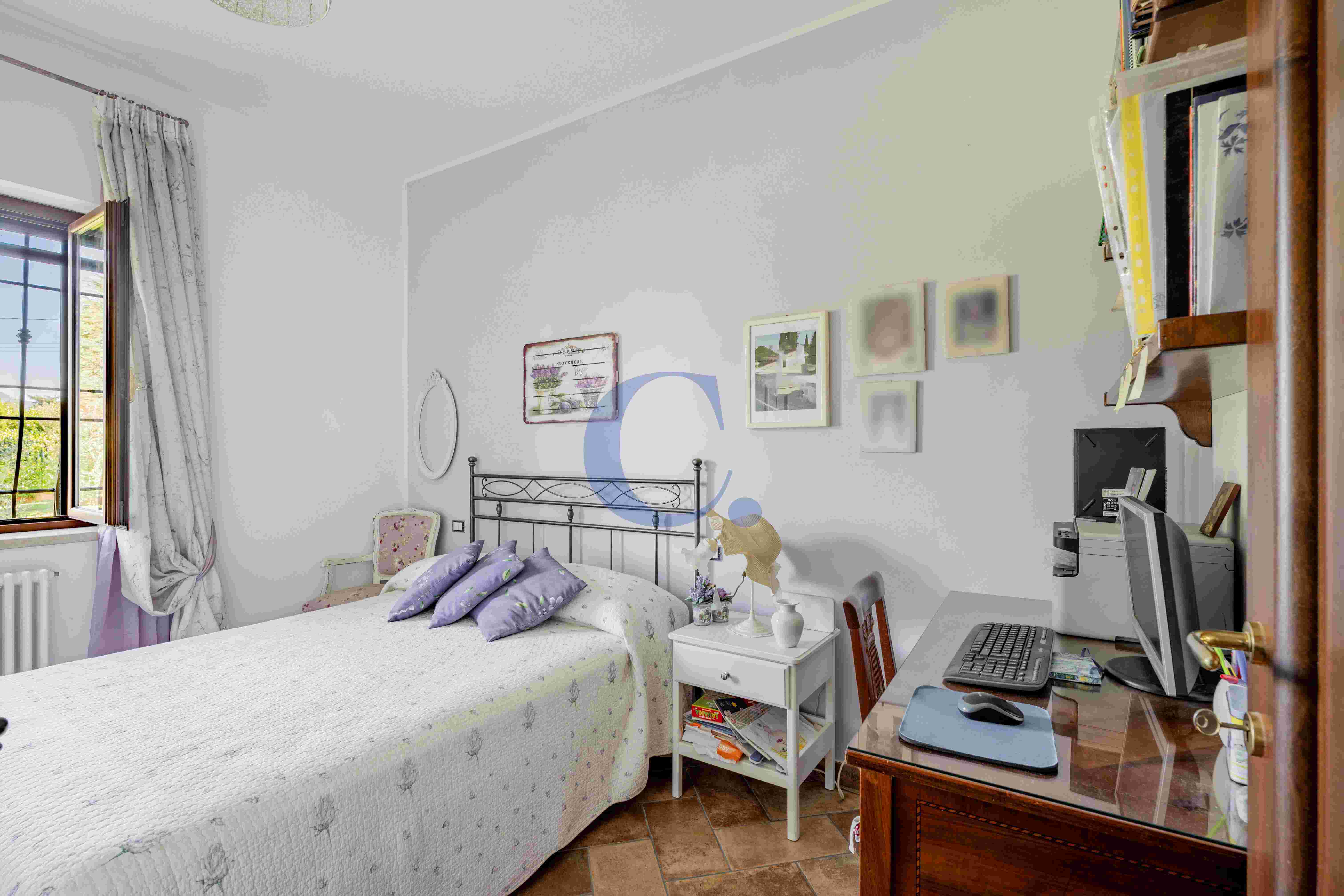 Villa Con Ampio Giardino Privato, Spazi Generosi E Comodi Posti Auto - Immagine 21