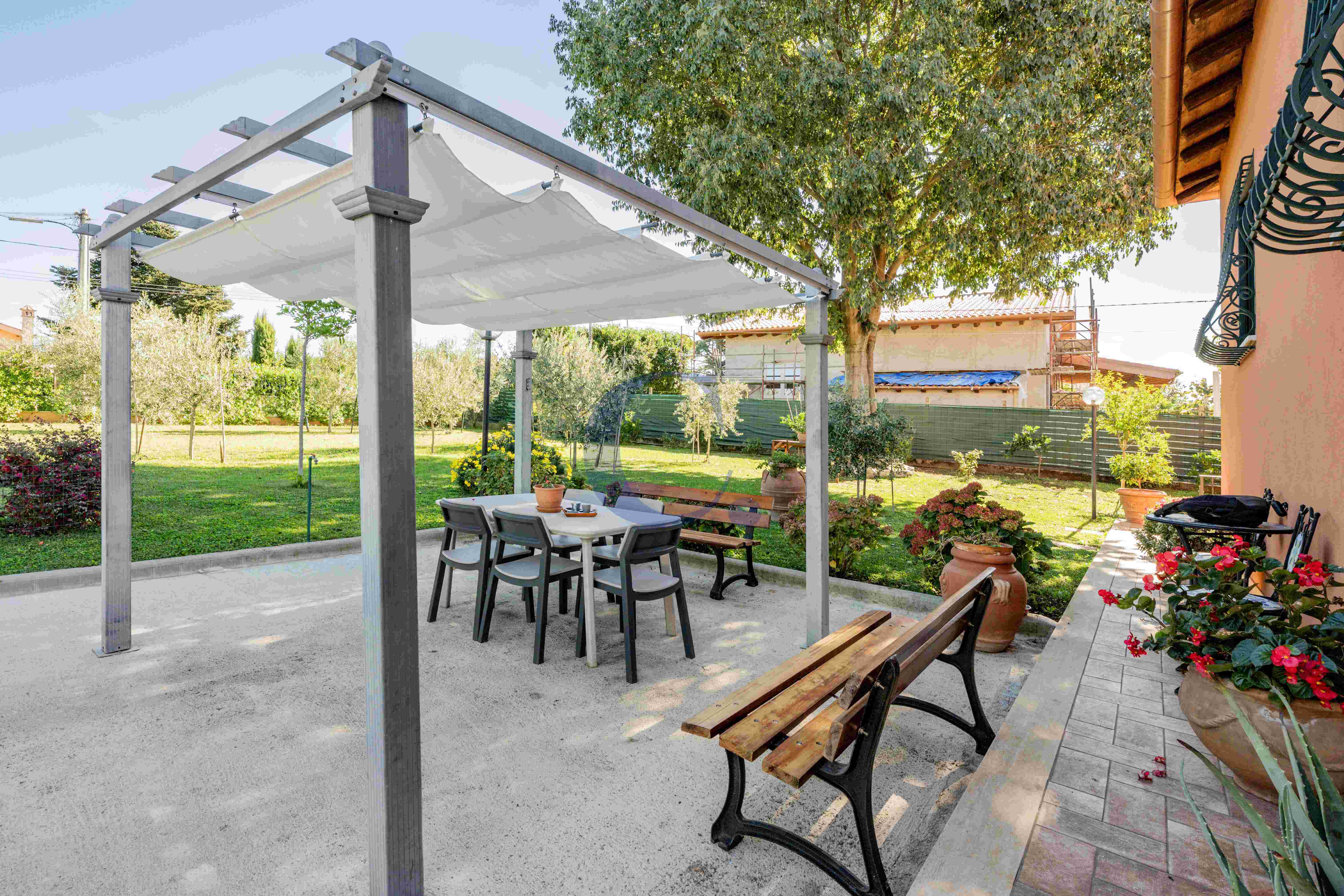 Villa Con Ampio Giardino Privato, Spazi Generosi E Comodi Posti Auto - Immagine 57