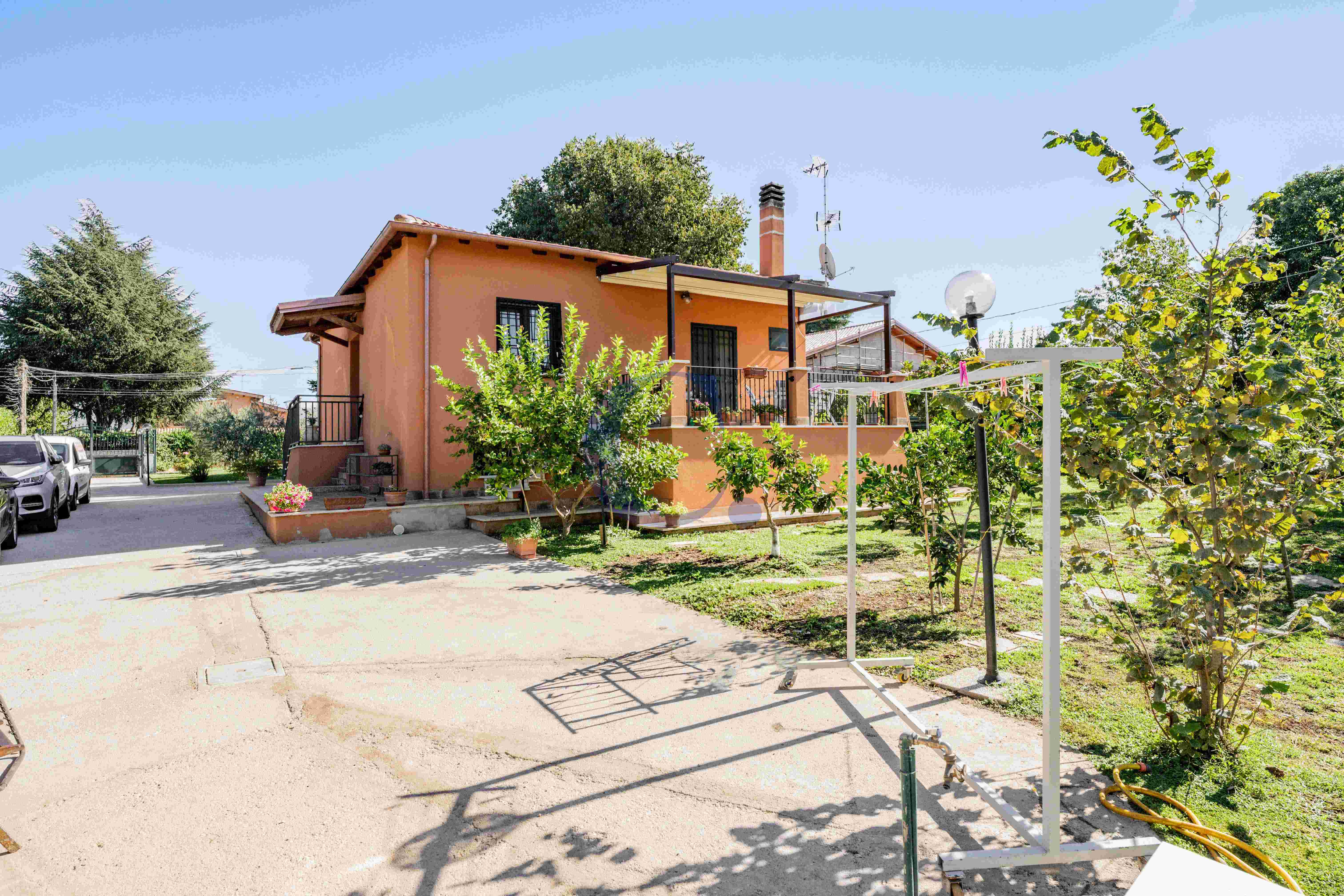 Villa Con Ampio Giardino Privato, Spazi Generosi E Comodi Posti Auto - Immagine 74