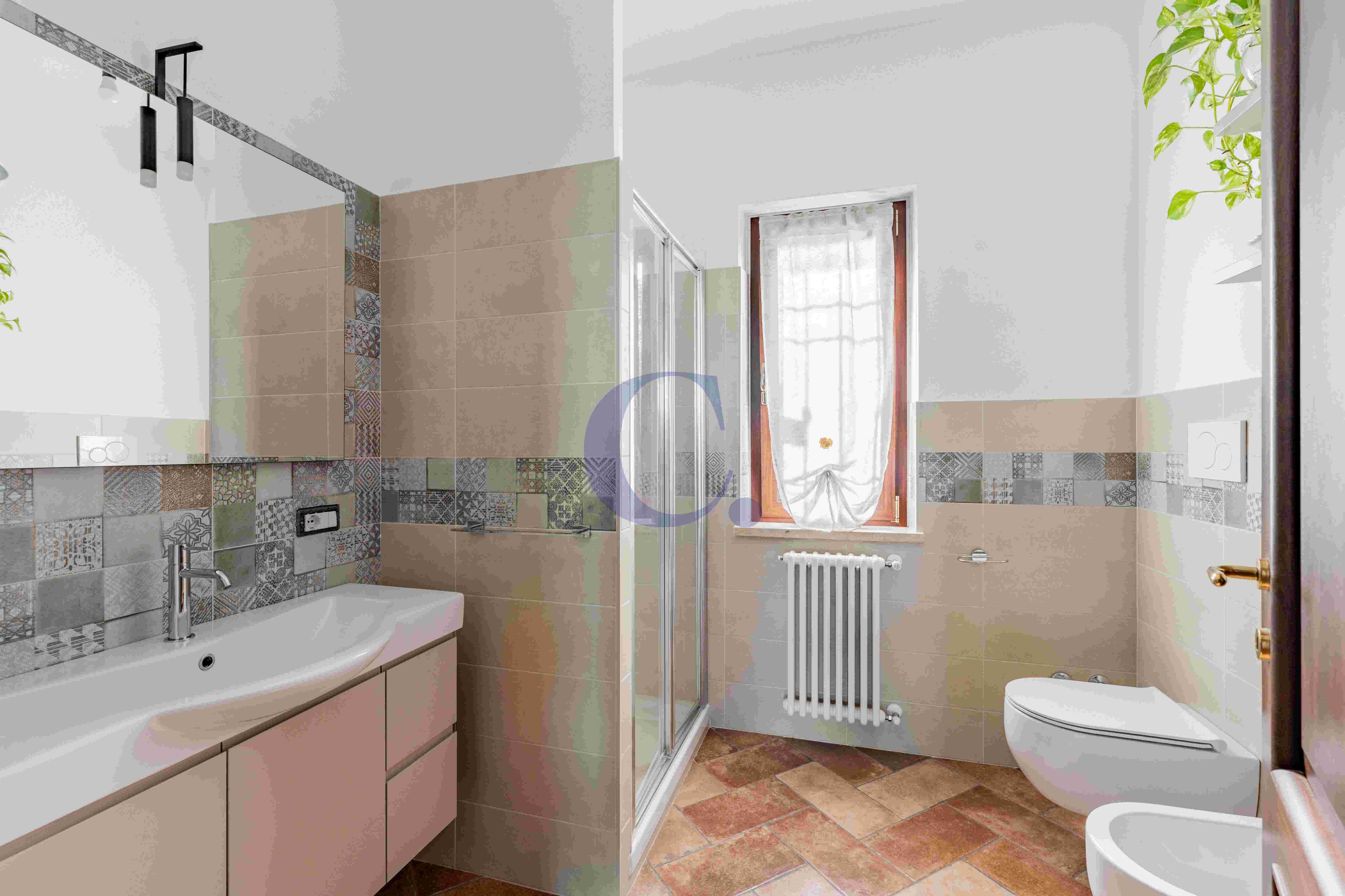 Villa Con Ampio Giardino Privato, Spazi Generosi E Comodi Posti Auto - Immagine 26