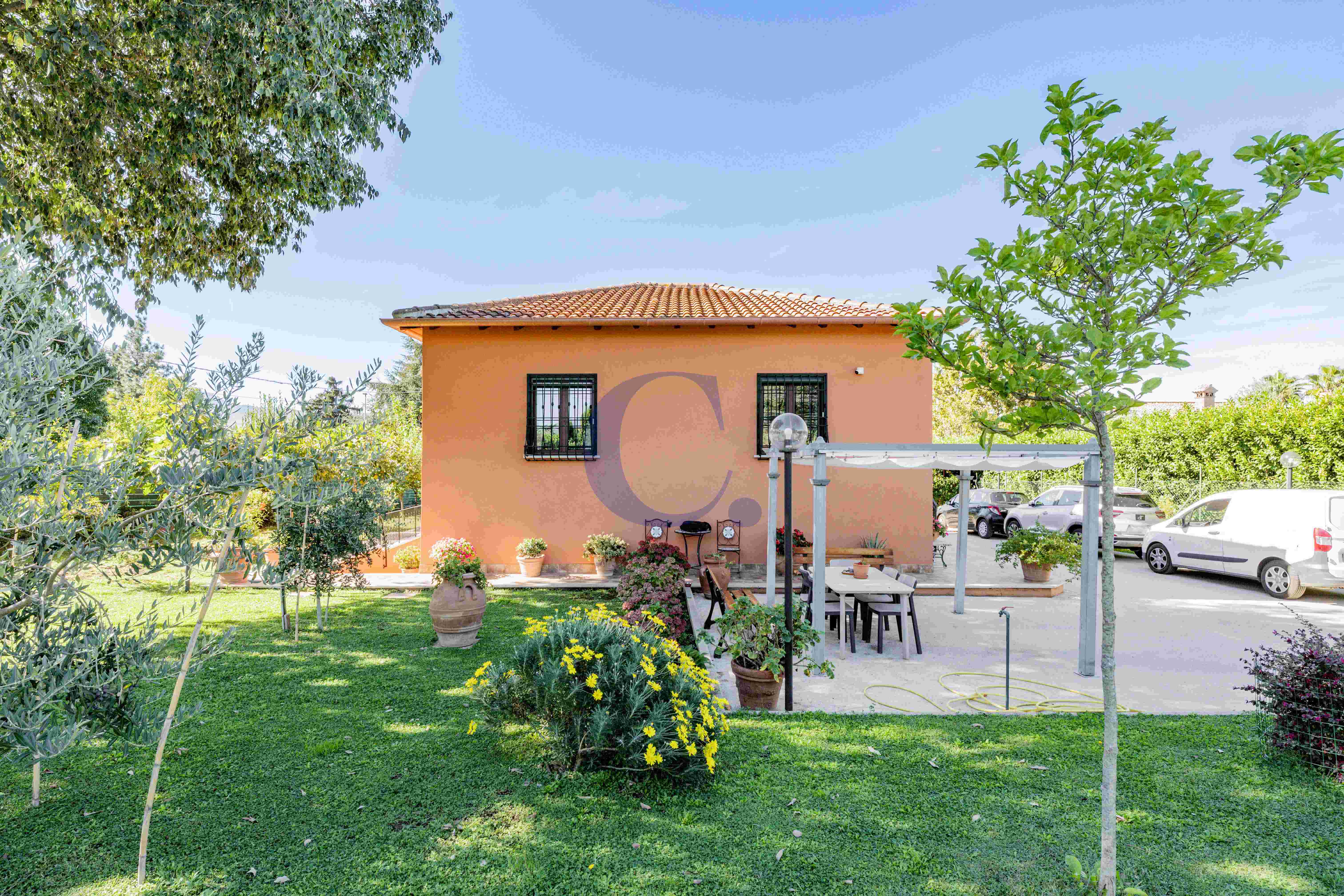 Villa Con Ampio Giardino Privato, Spazi Generosi E Comodi Posti Auto - Immagine 66