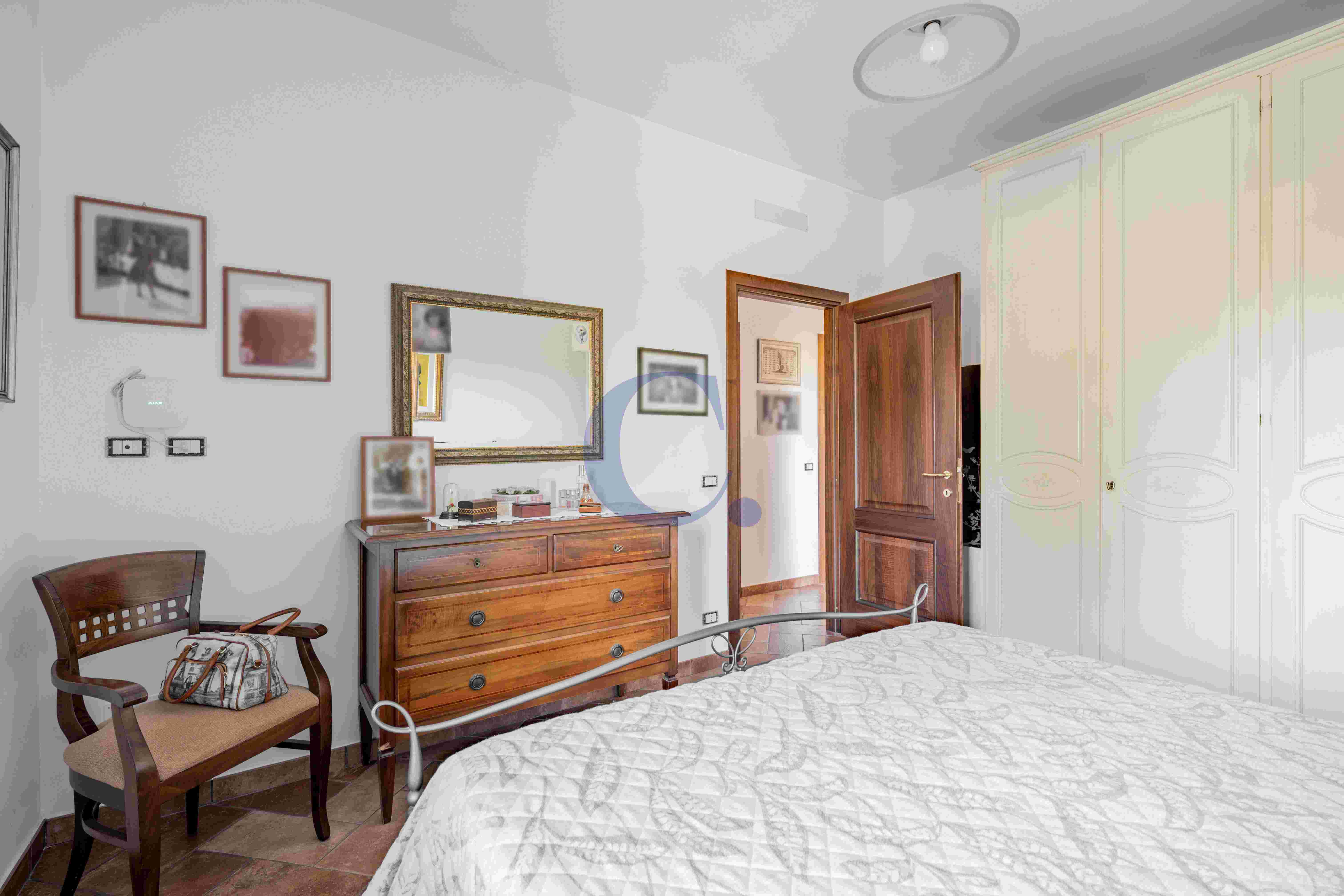 Villa Con Ampio Giardino Privato, Spazi Generosi E Comodi Posti Auto - Immagine 30