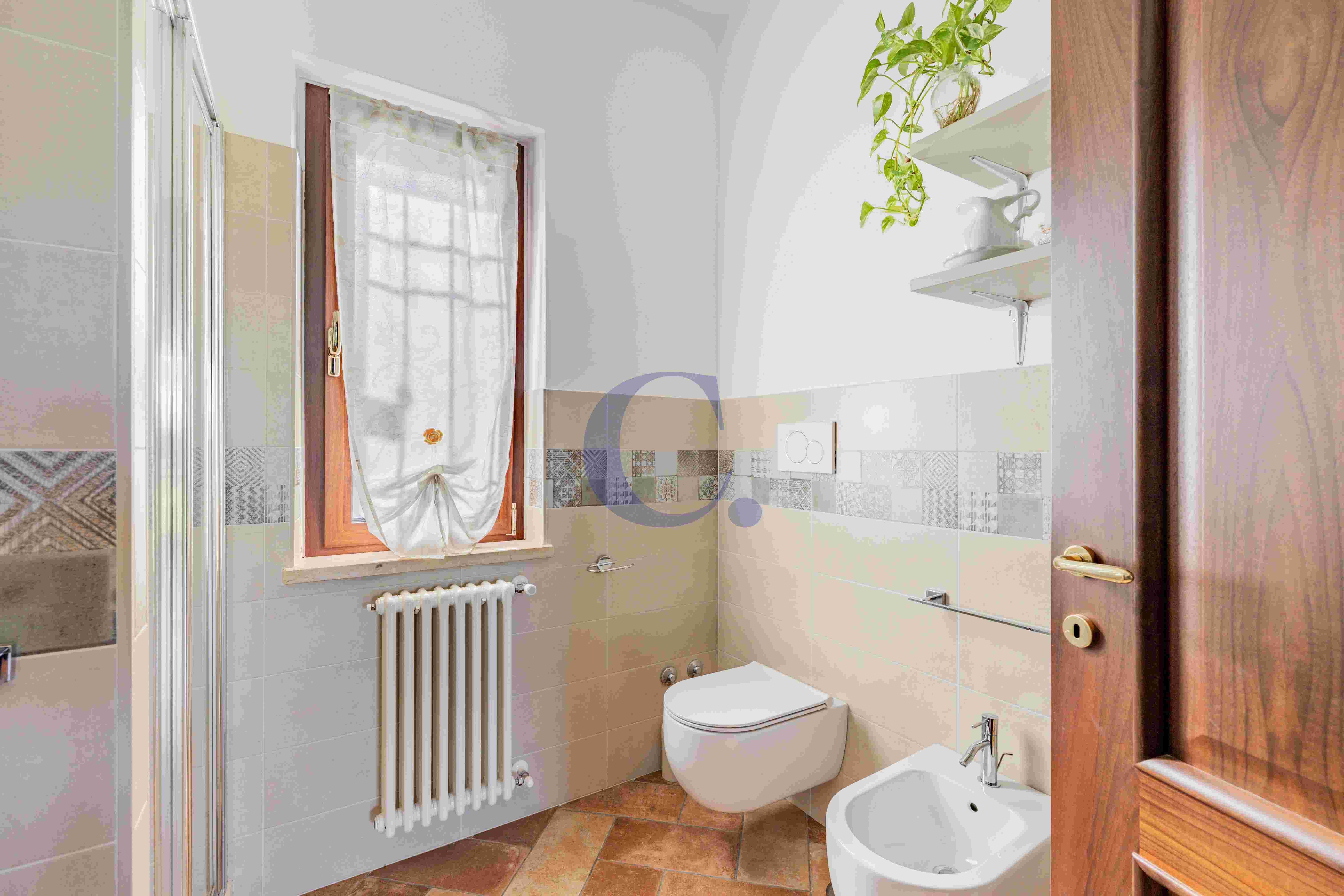 Villa Con Ampio Giardino Privato, Spazi Generosi E Comodi Posti Auto - Immagine 27