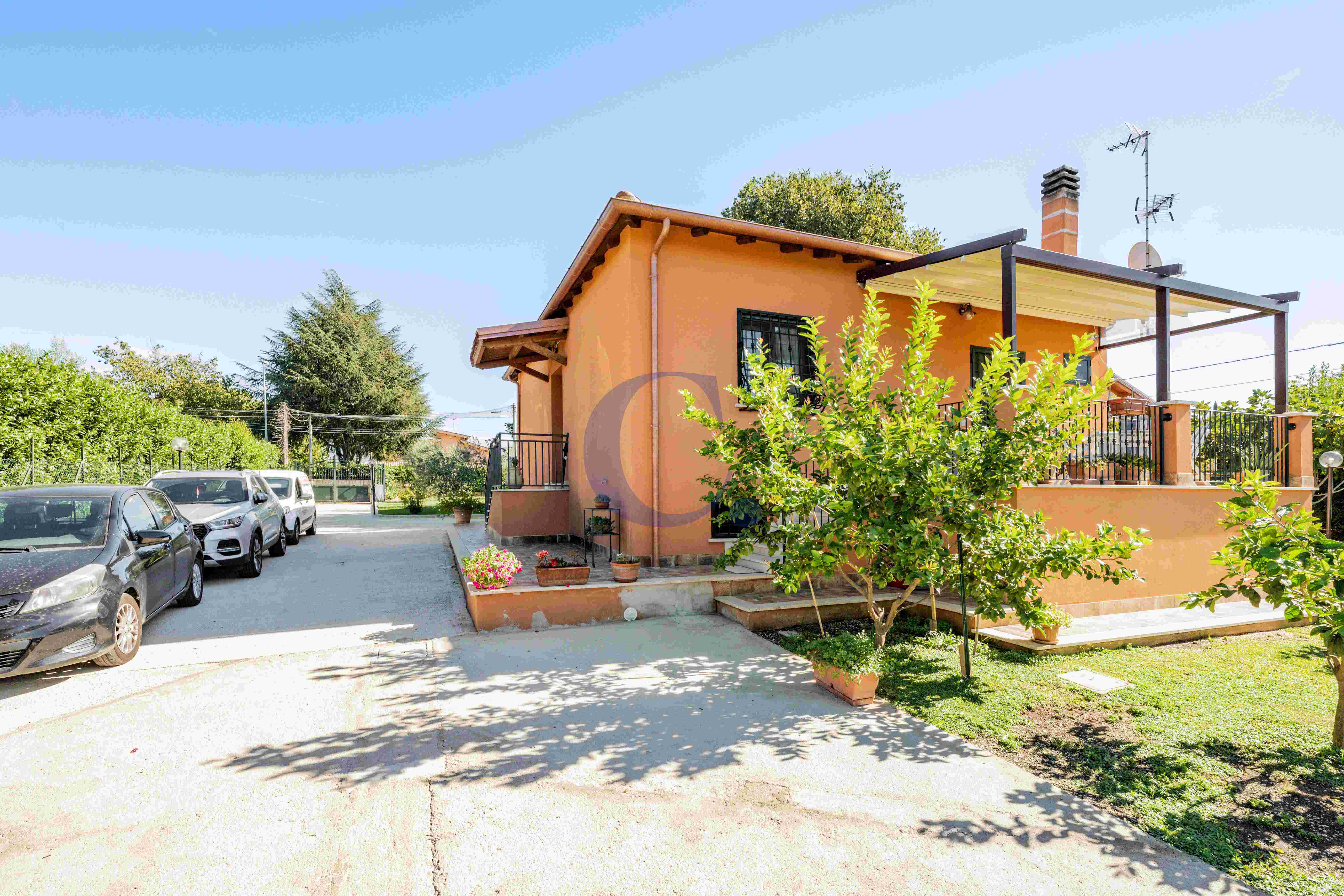 Villa Con Ampio Giardino Privato, Spazi Generosi E Comodi Posti Auto - Immagine 70