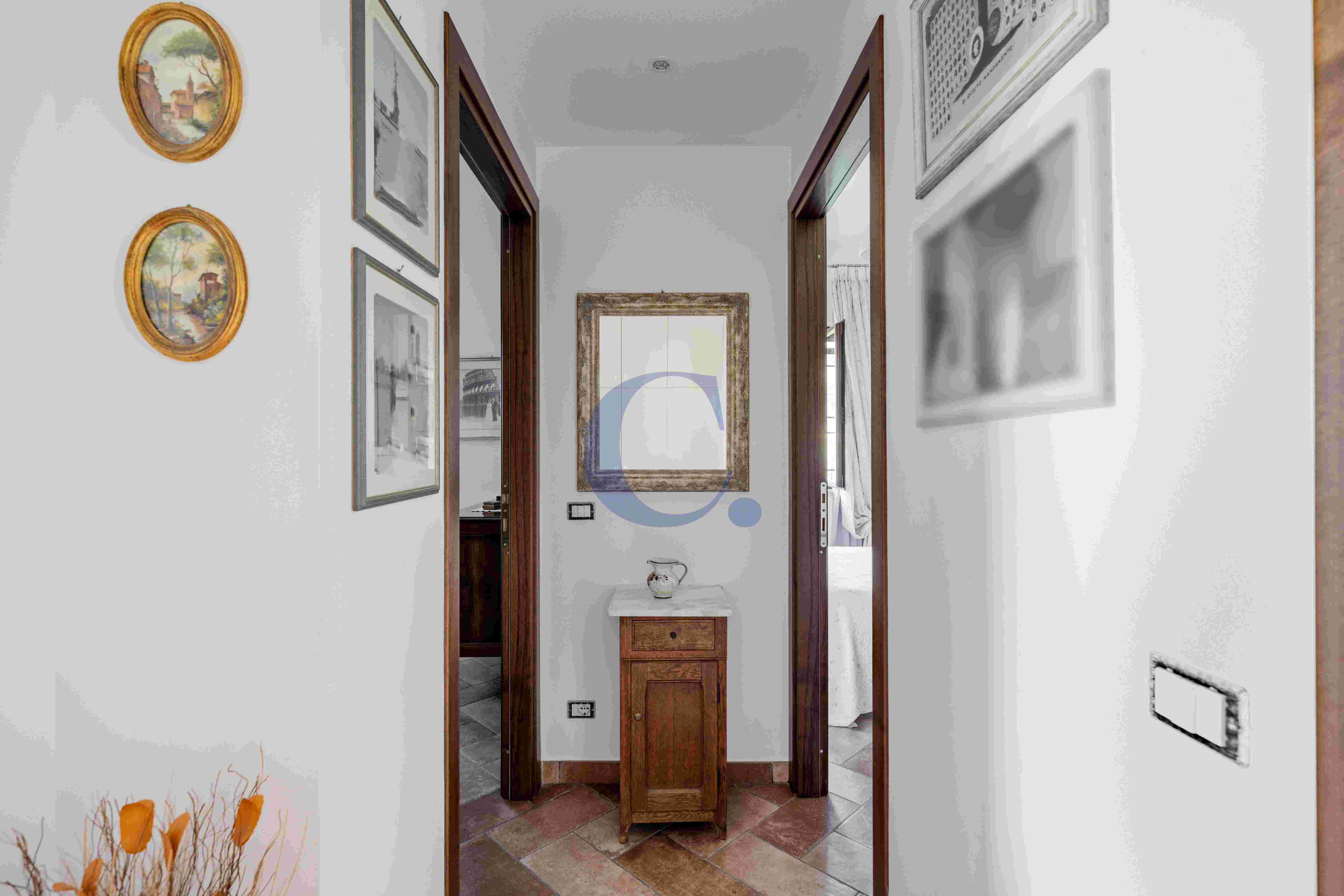 Villa Con Ampio Giardino Privato, Spazi Generosi E Comodi Posti Auto - Immagine 19