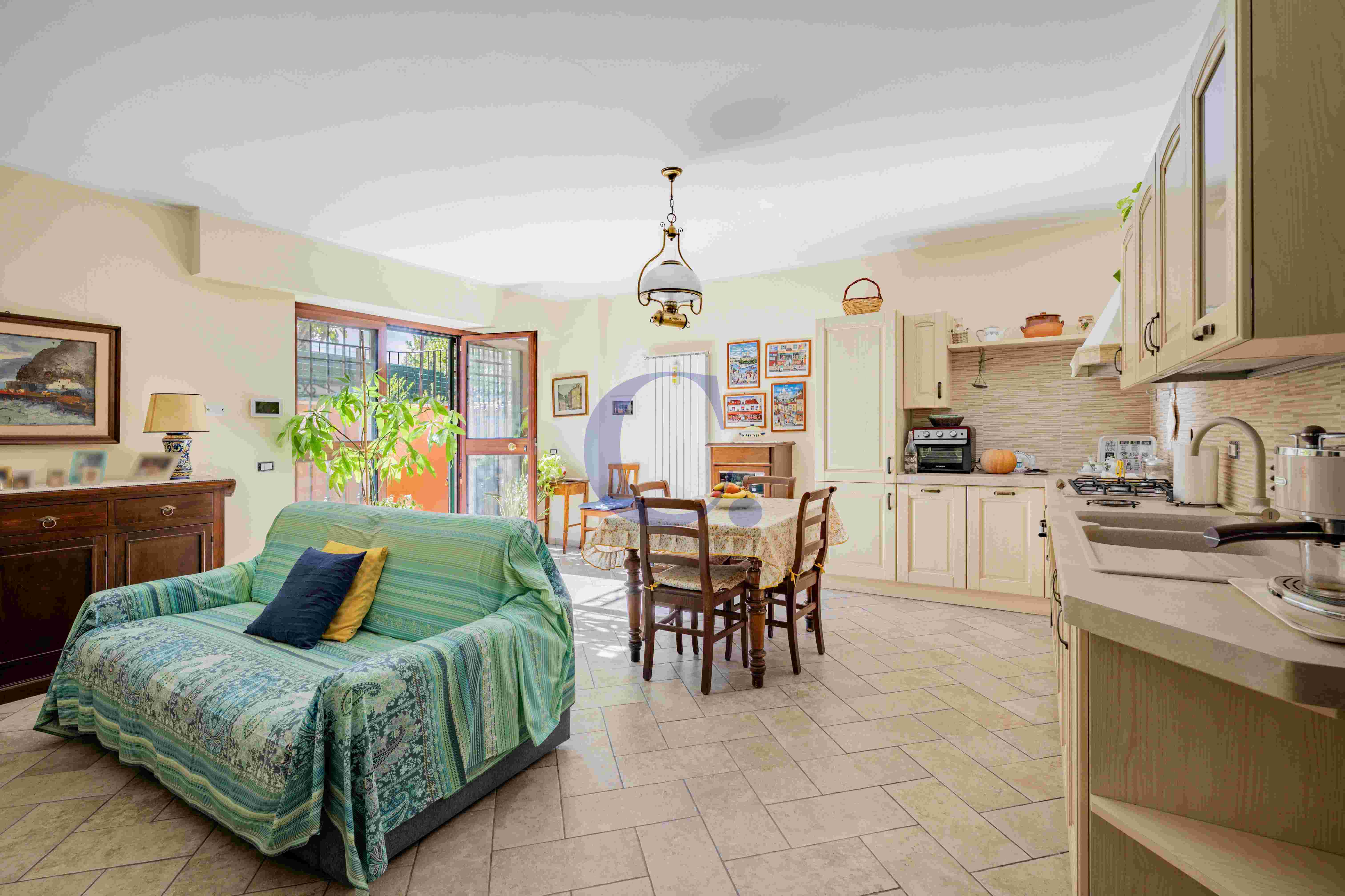 Villa Con Ampio Giardino Privato, Spazi Generosi E Comodi Posti Auto - Immagine 37