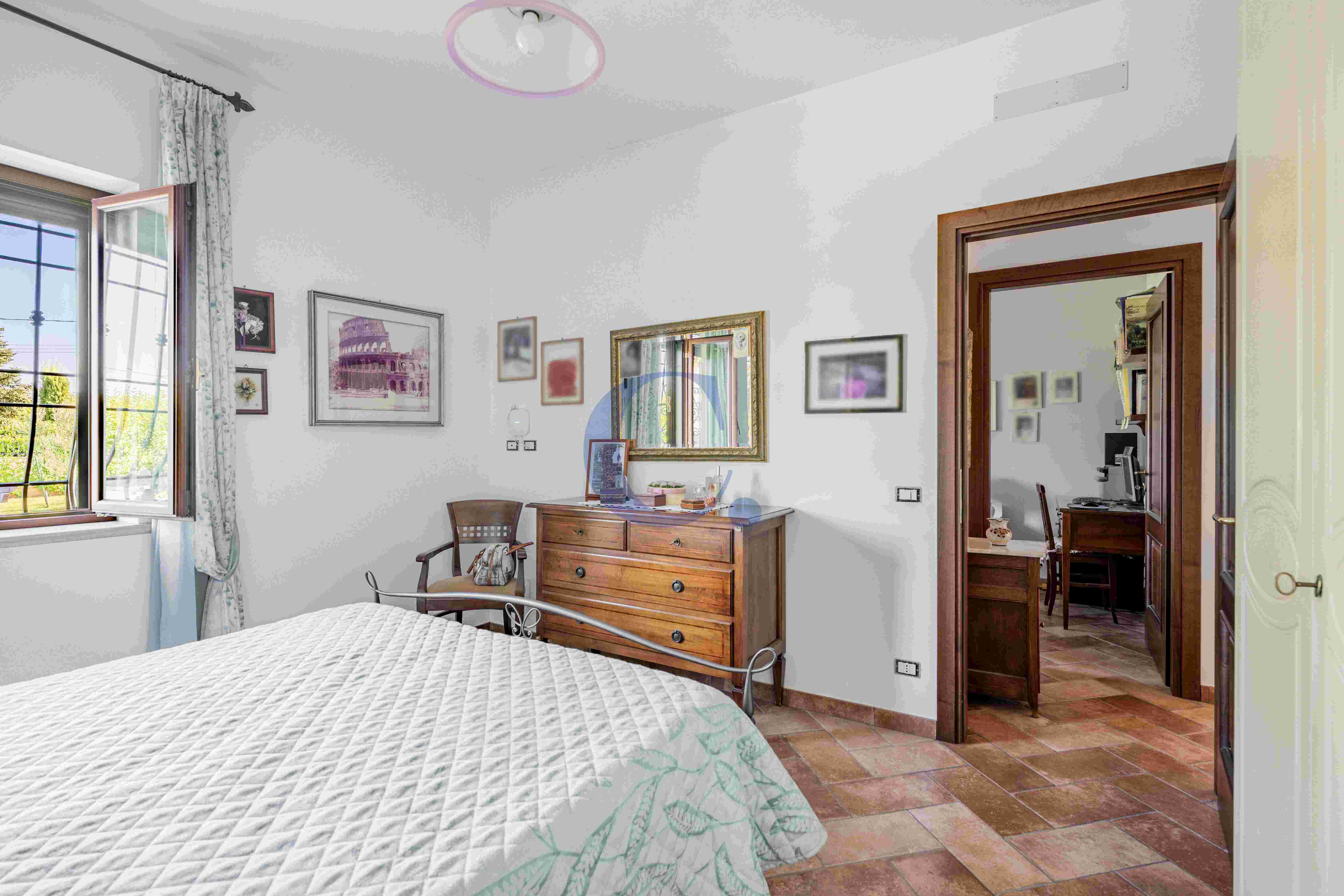 Villa Con Ampio Giardino Privato, Spazi Generosi E Comodi Posti Auto - Immagine 29