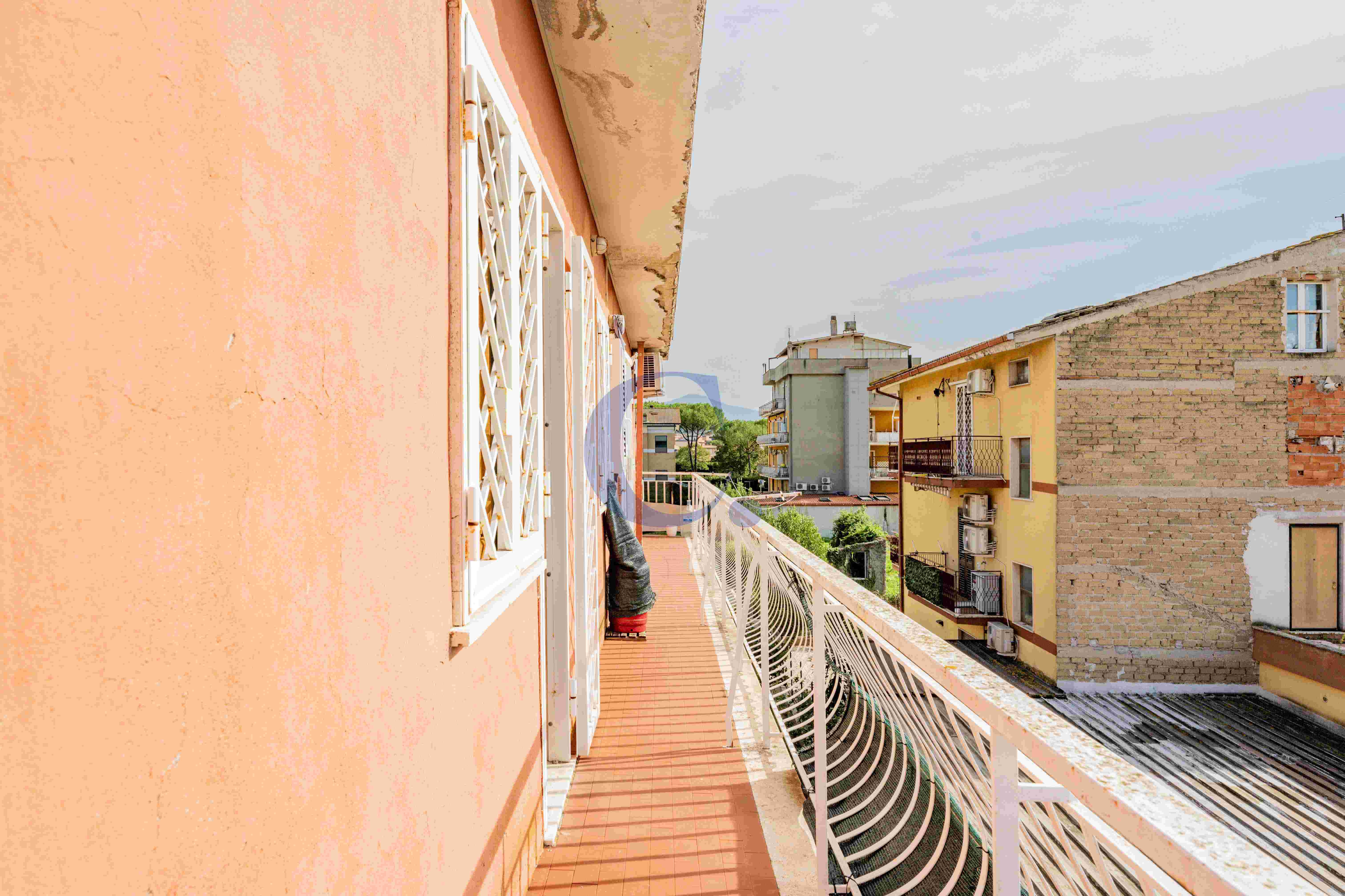Luminoso Trilocale All'ultimo Piano Con Balcone Angolare - Immagine 42
