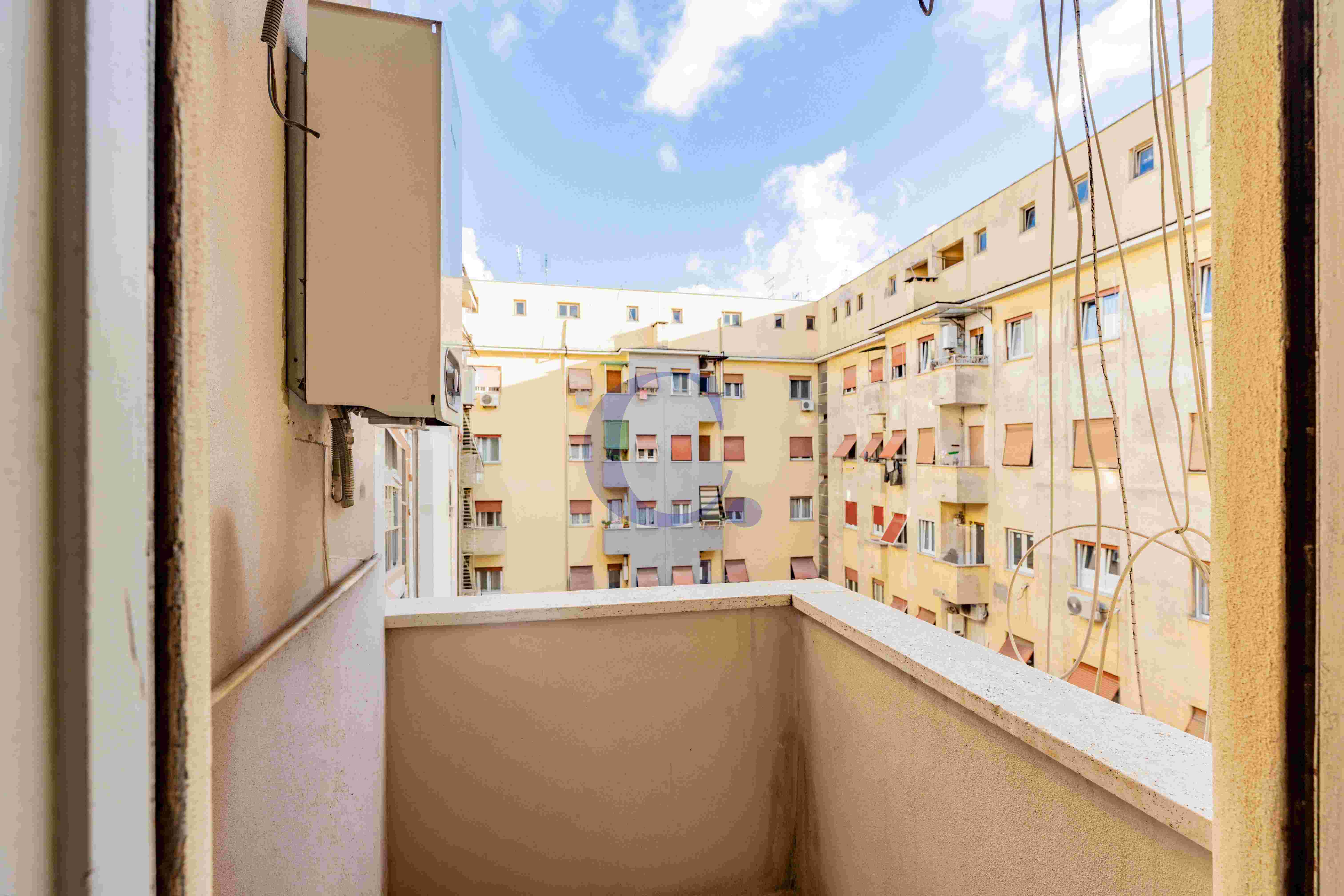 Ampio Appartamento Al Sesto Piano Con Due Balconi - Immagine 36
