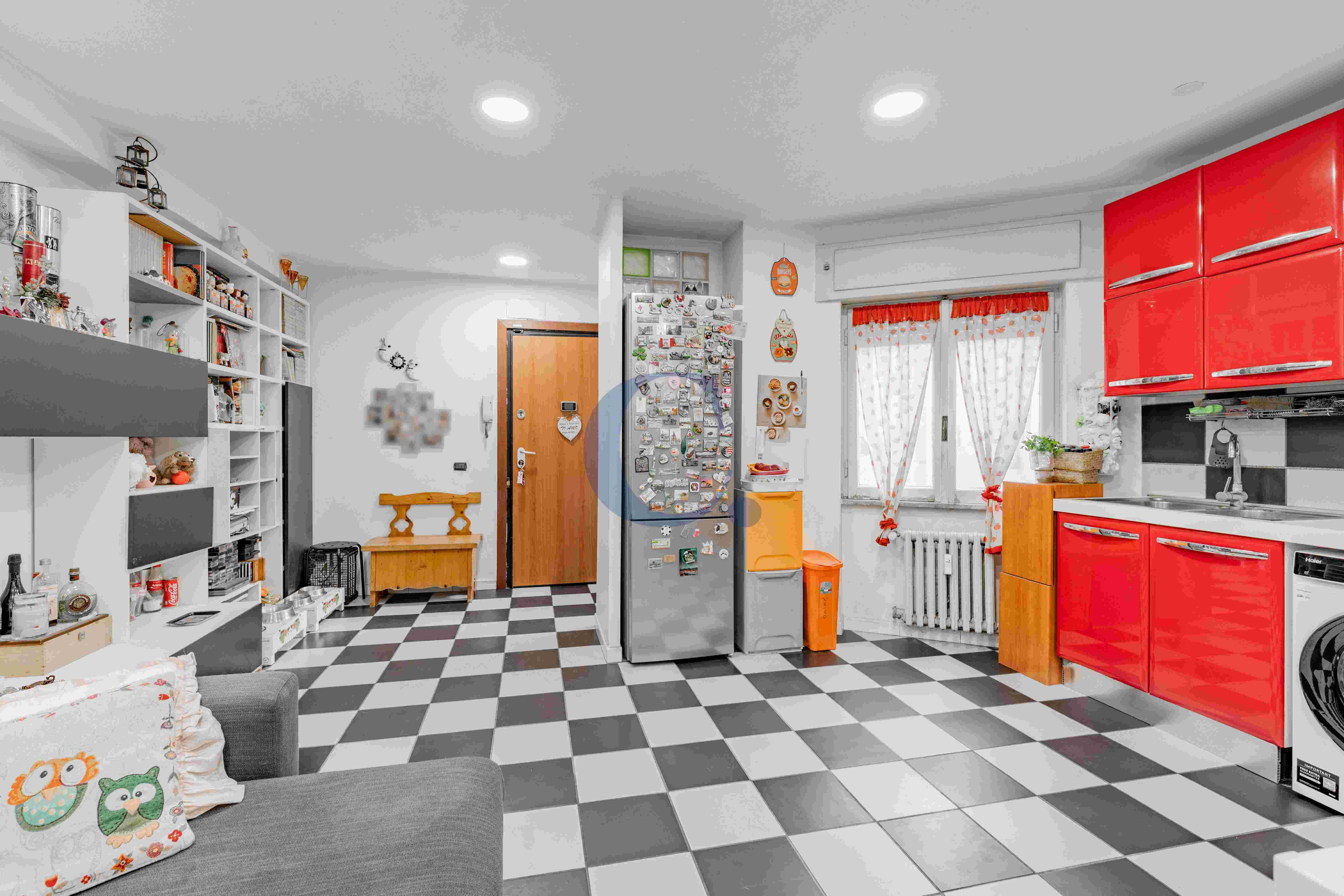 Ampio Appartamento Al Sesto Piano Con Due Balconi - Immagine 11