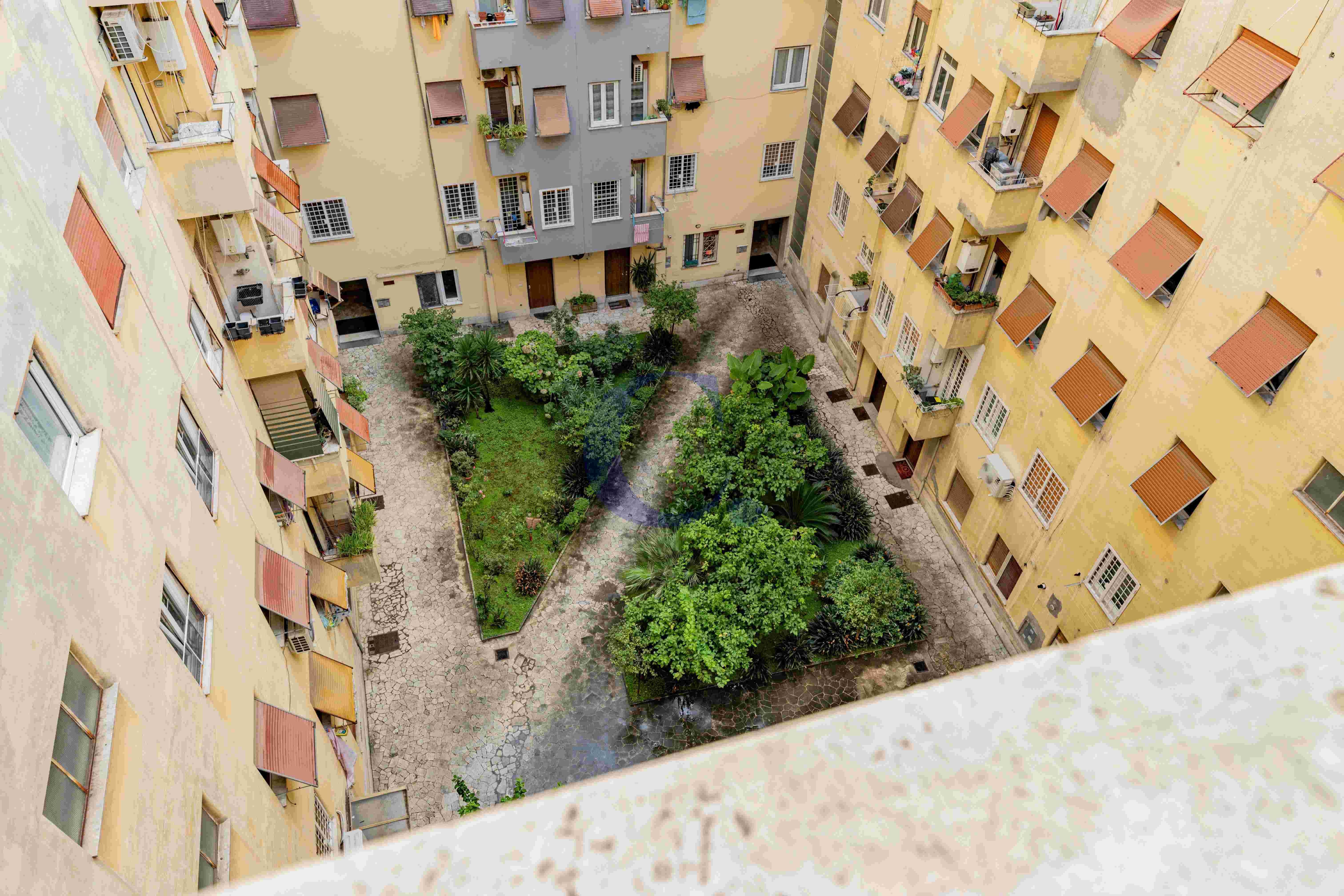 Ampio Appartamento Al Sesto Piano Con Due Balconi - Immagine 37