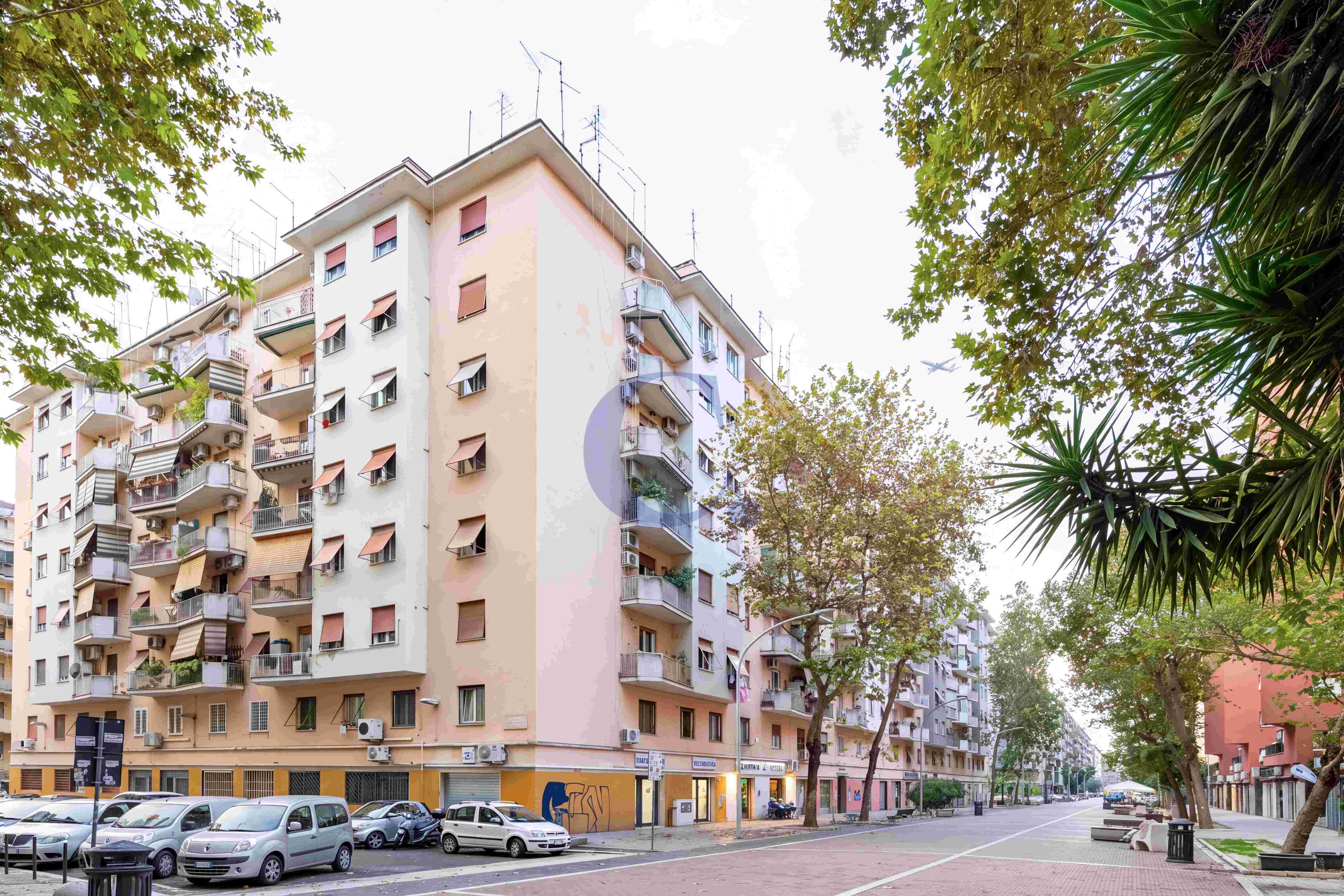 Ampio Appartamento Al Sesto Piano Con Due Balconi - Immagine 44